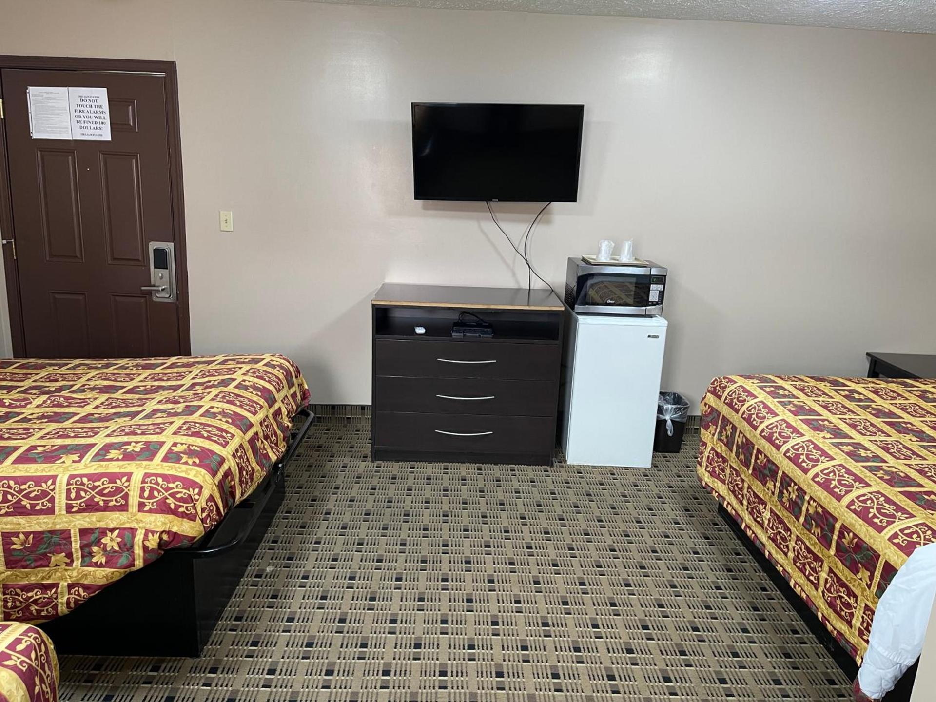 Economy Inn & Suites photo 20