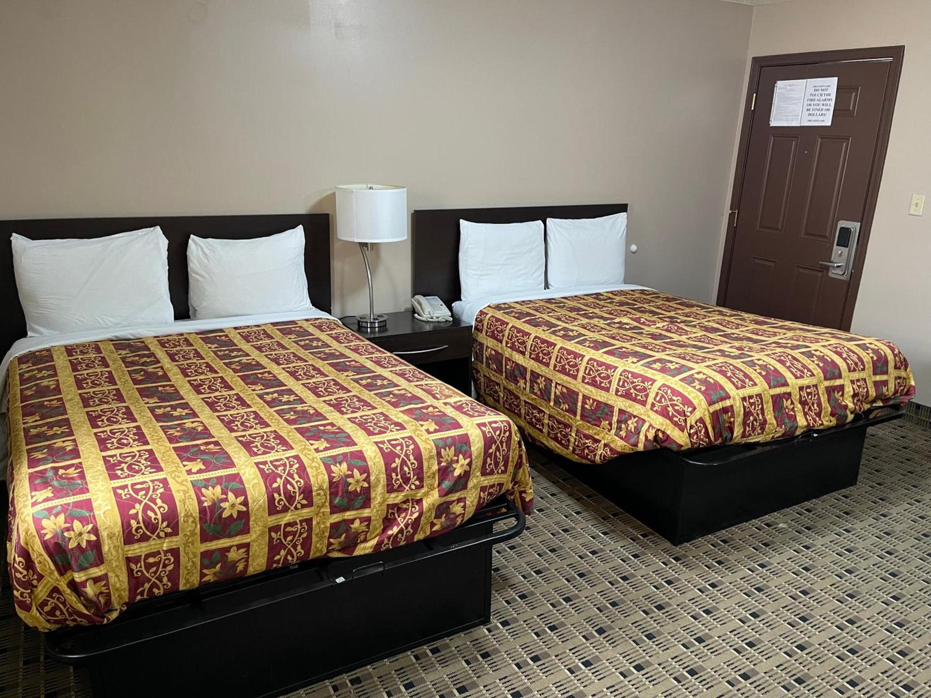 Economy Inn & Suites photo 23