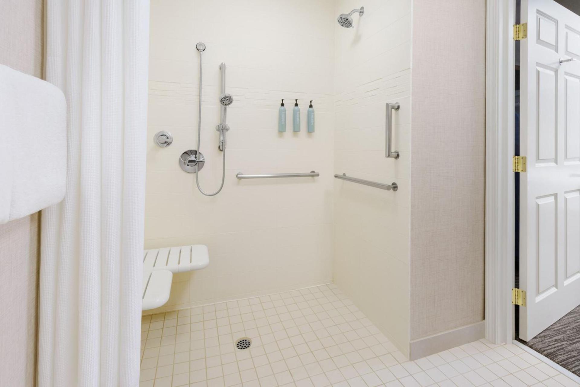 Residence Inn by Marriott Salinas Monterey photo 18