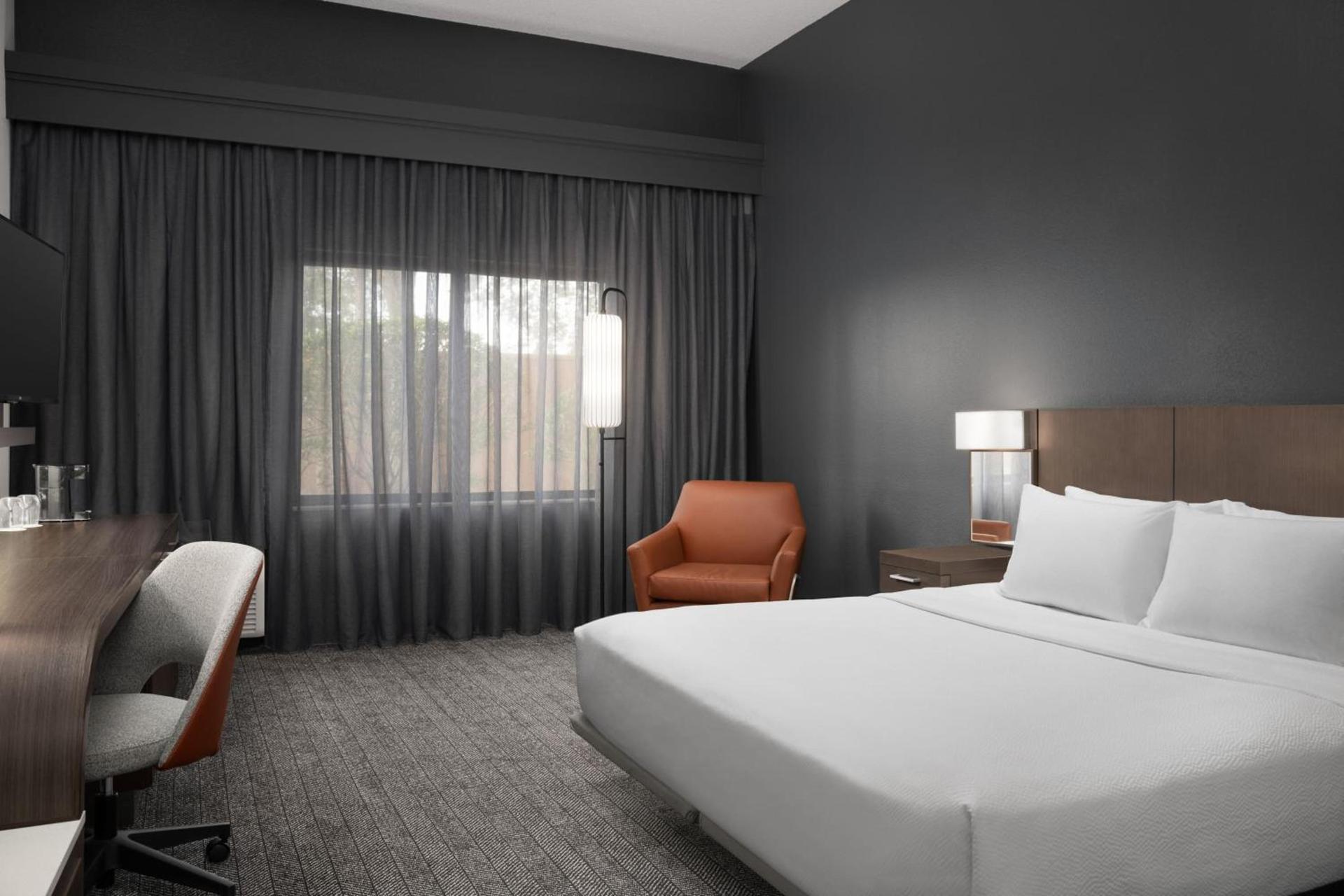 Courtyard by Marriott Lakeland photo 10