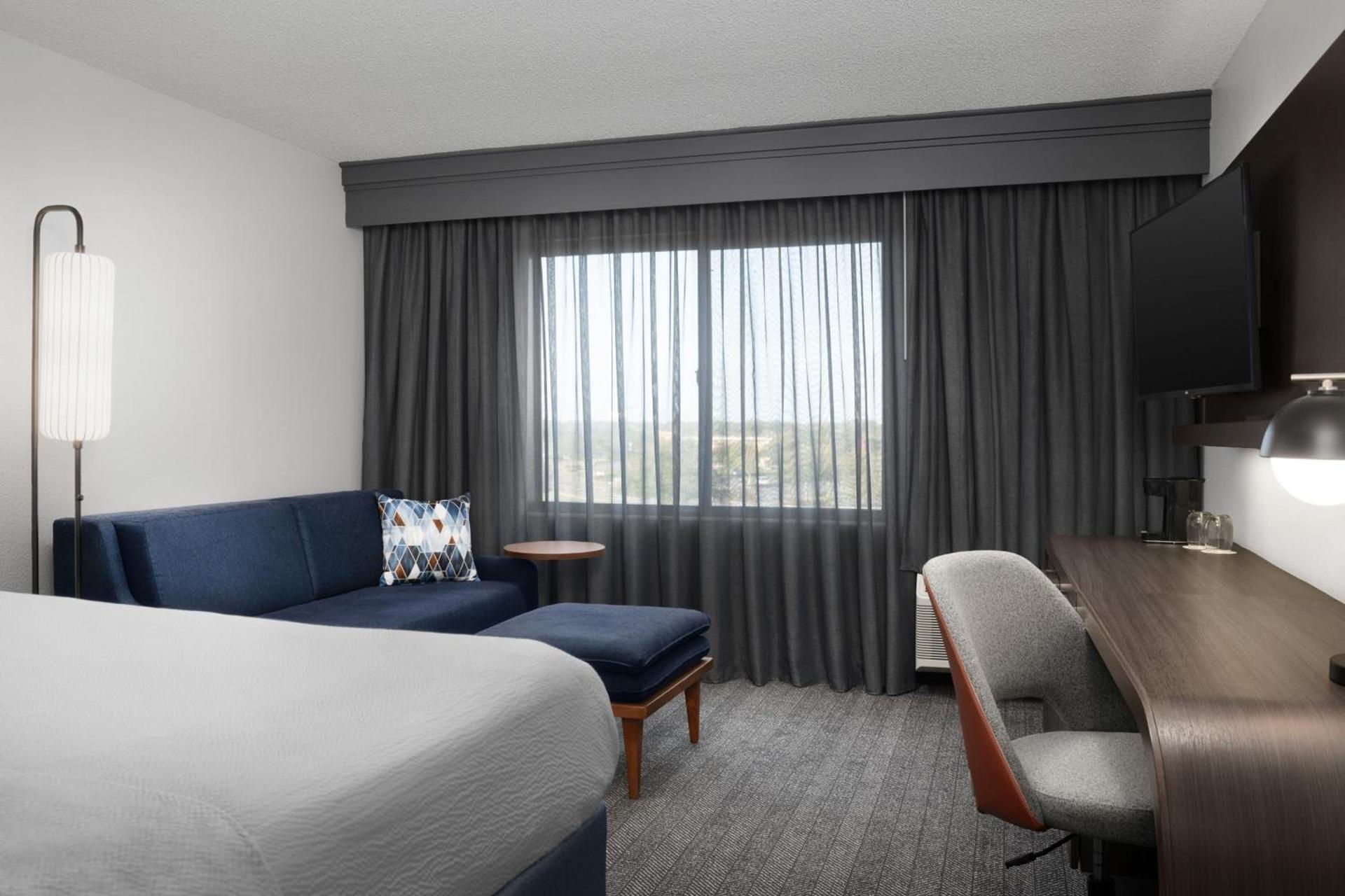 Courtyard by Marriott Lakeland photo 12
