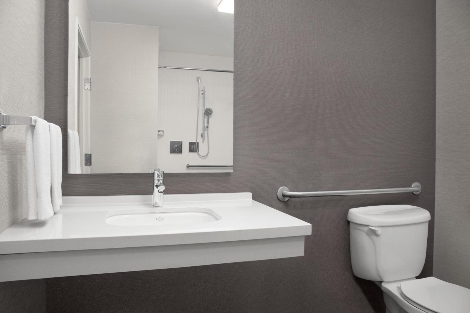 Courtyard by Marriott Lakeland photo 17