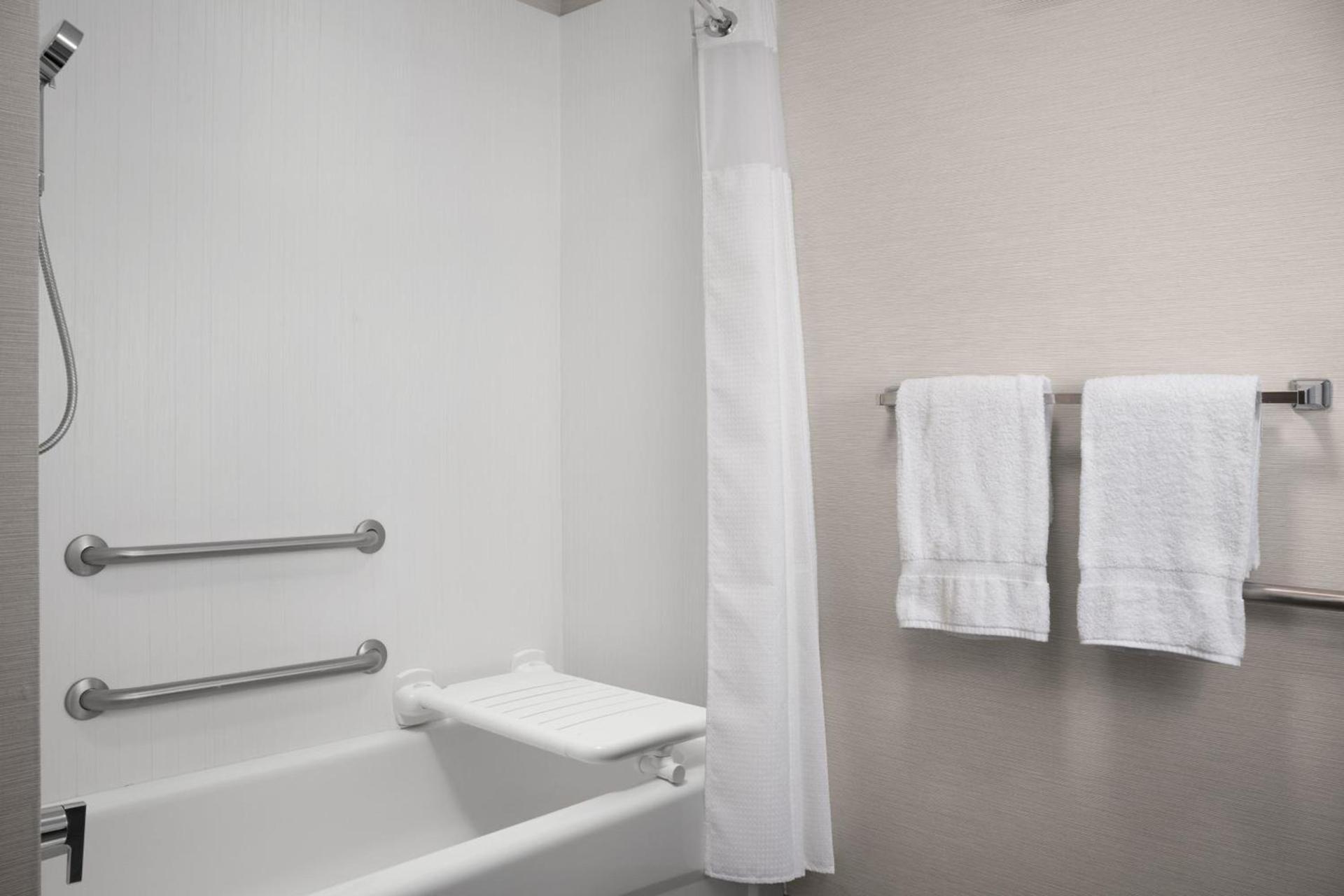 Courtyard by Marriott Lakeland photo 18