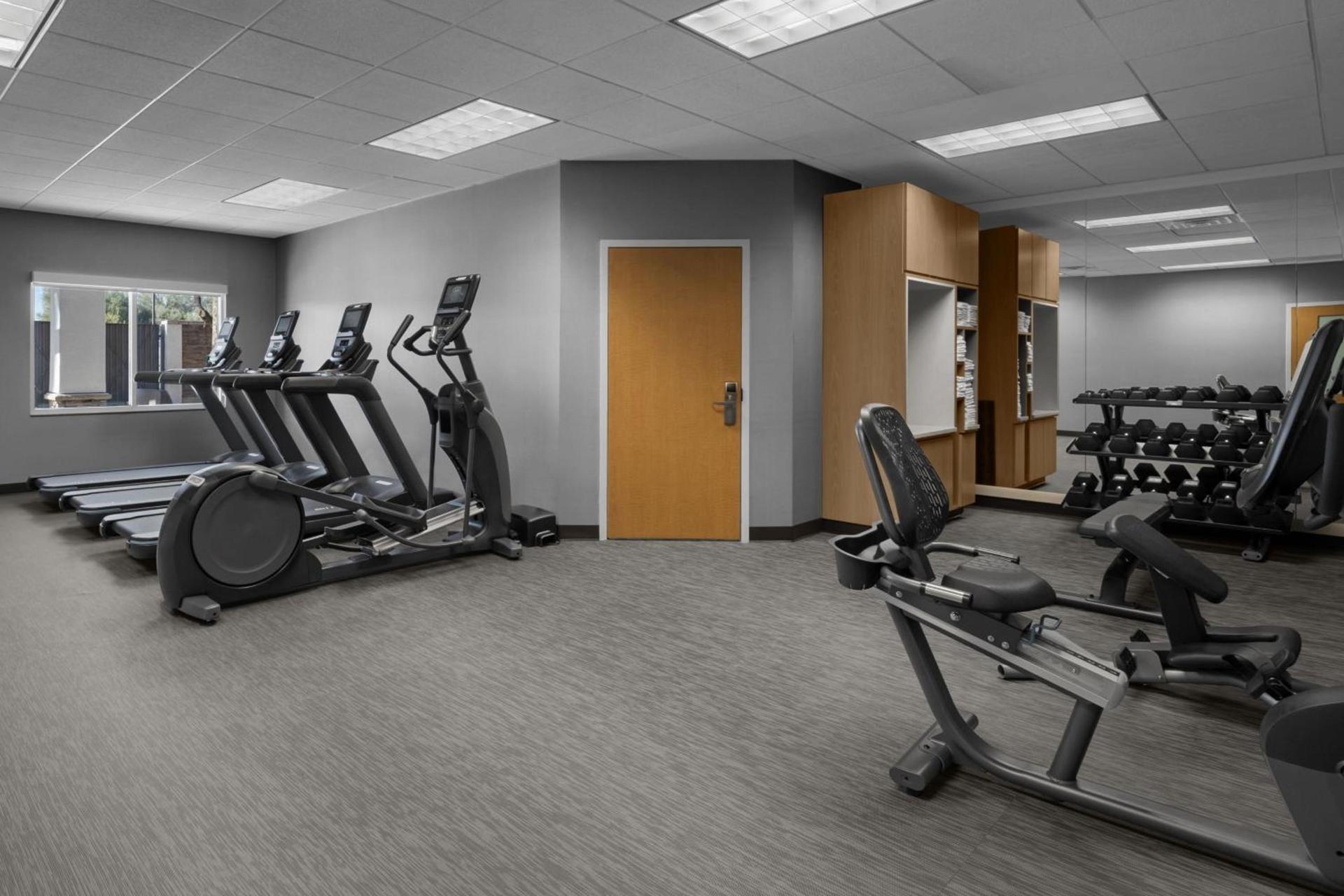Courtyard by Marriott Phoenix West/Avondale photo 89