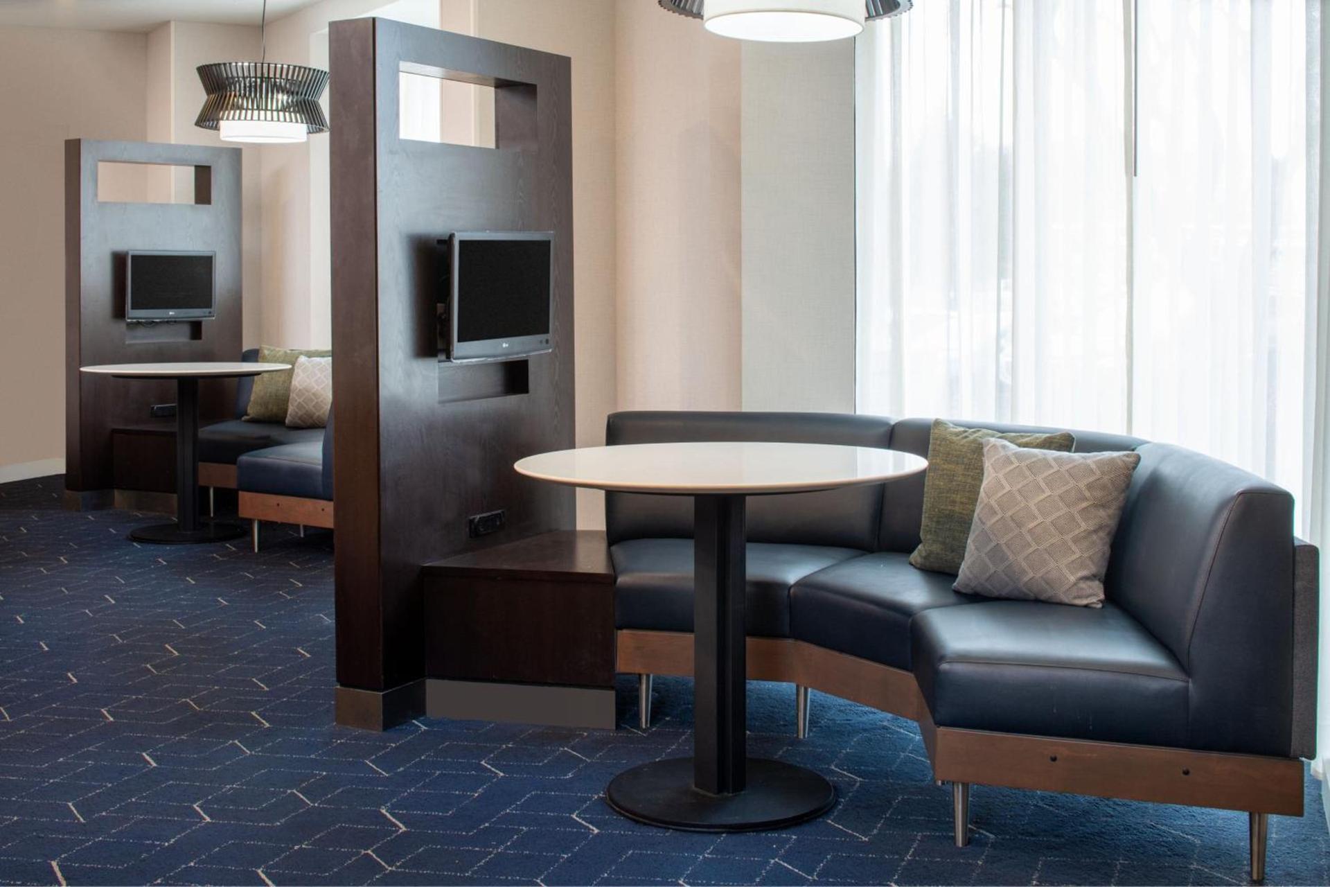 Courtyard by Marriott Decatur photo 14
