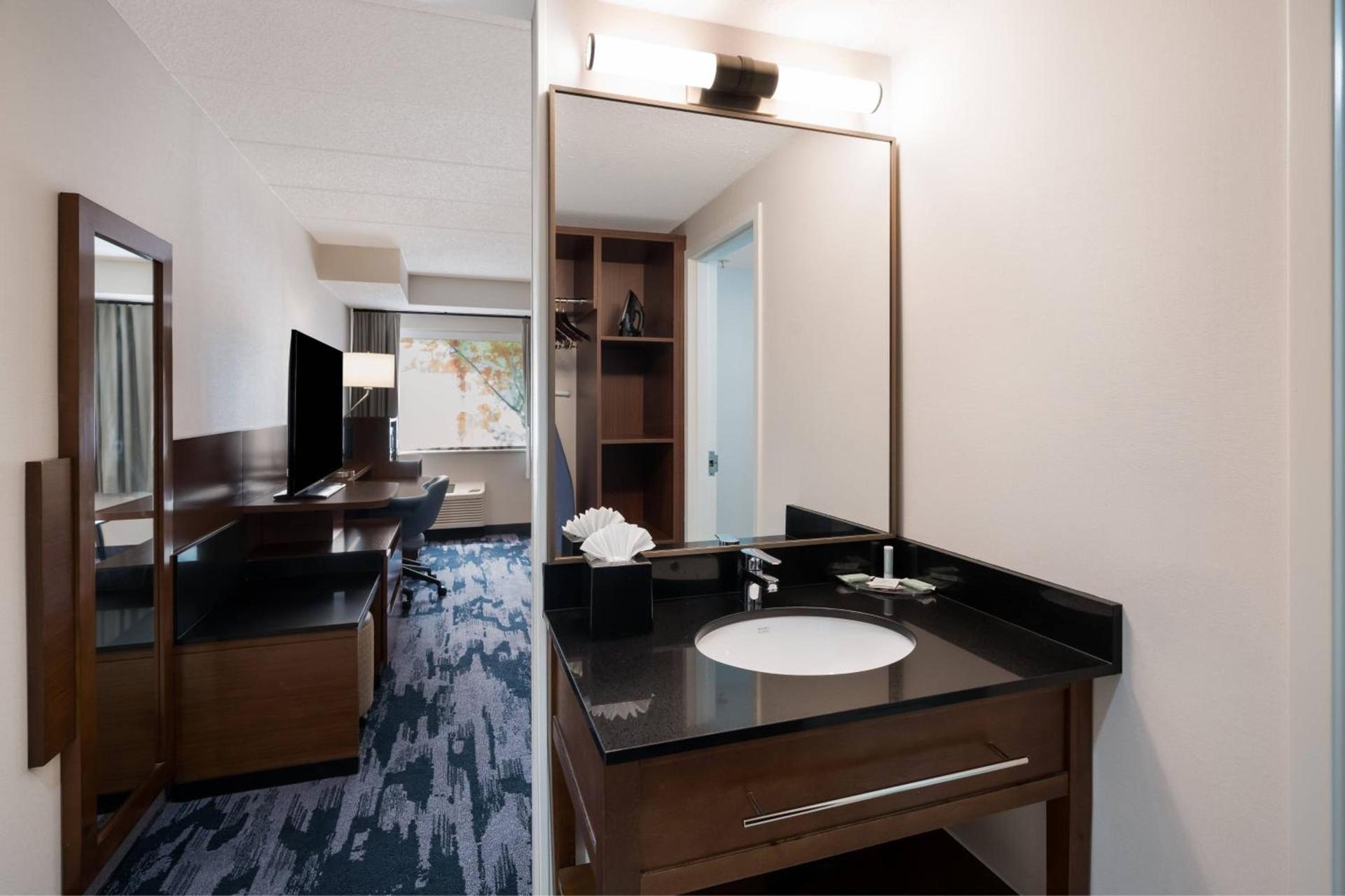 Fairfield Inn by Marriott Amesbury photo 32
