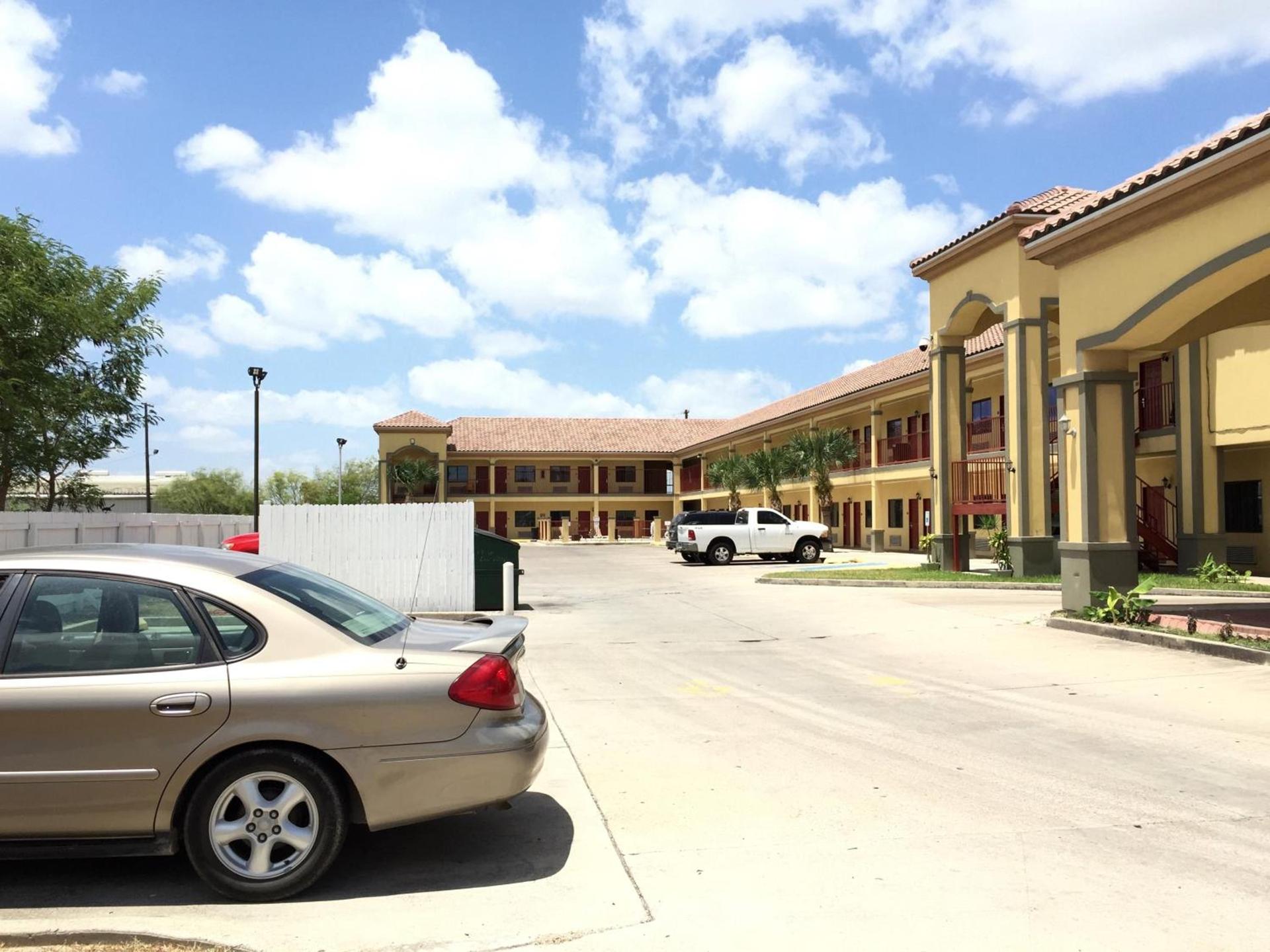 Boca Chica Inn and Suites photo 6