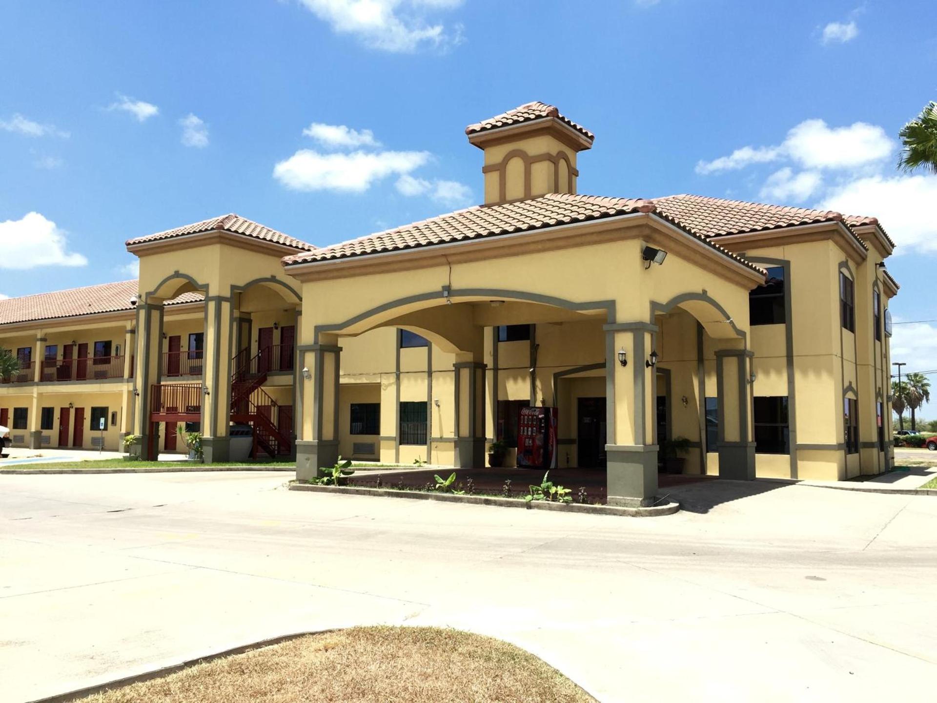 Boca Chica Inn and Suites photo 8