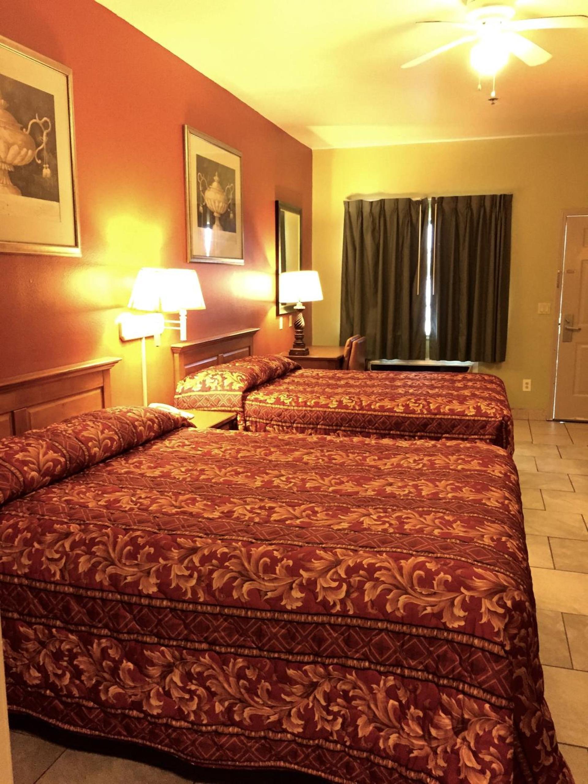 Boca Chica Inn and Suites photo 11
