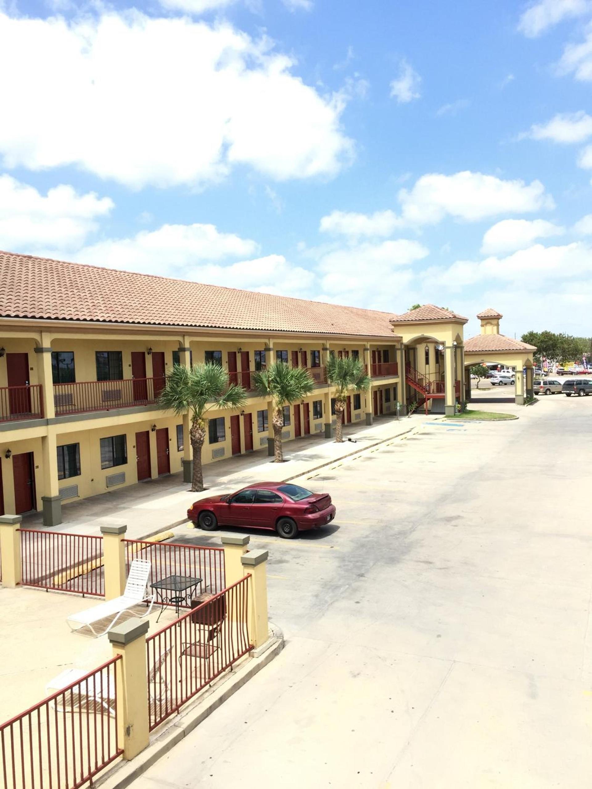 Boca Chica Inn and Suites photo 5
