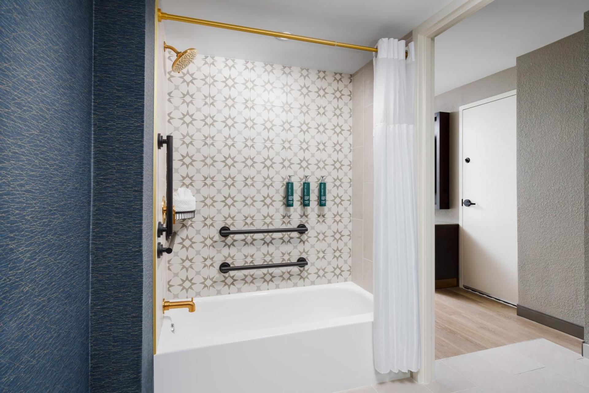 DoubleTree by Hilton Charlotte City Center photo 17