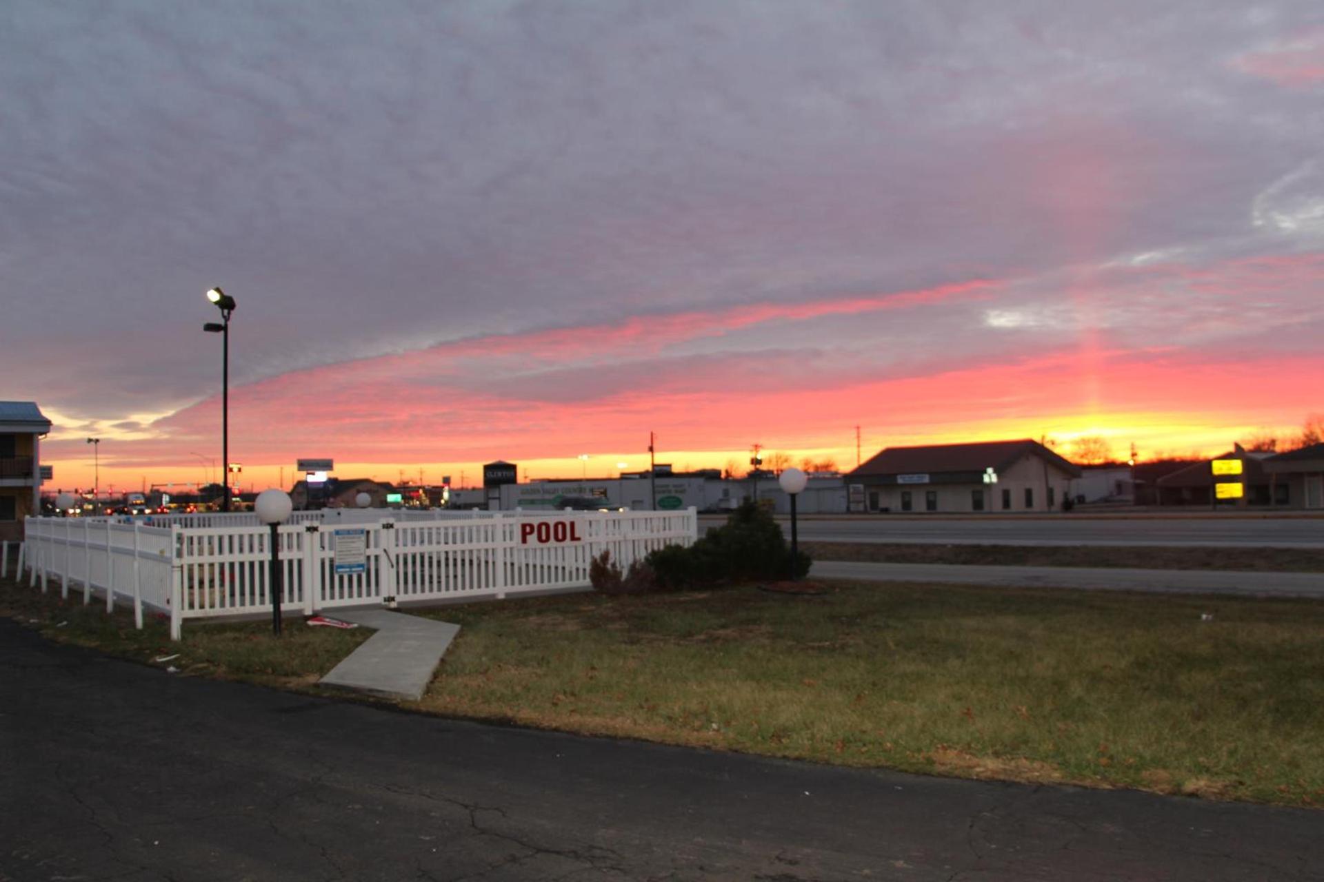 Westbridge Inn & Suites photo 44