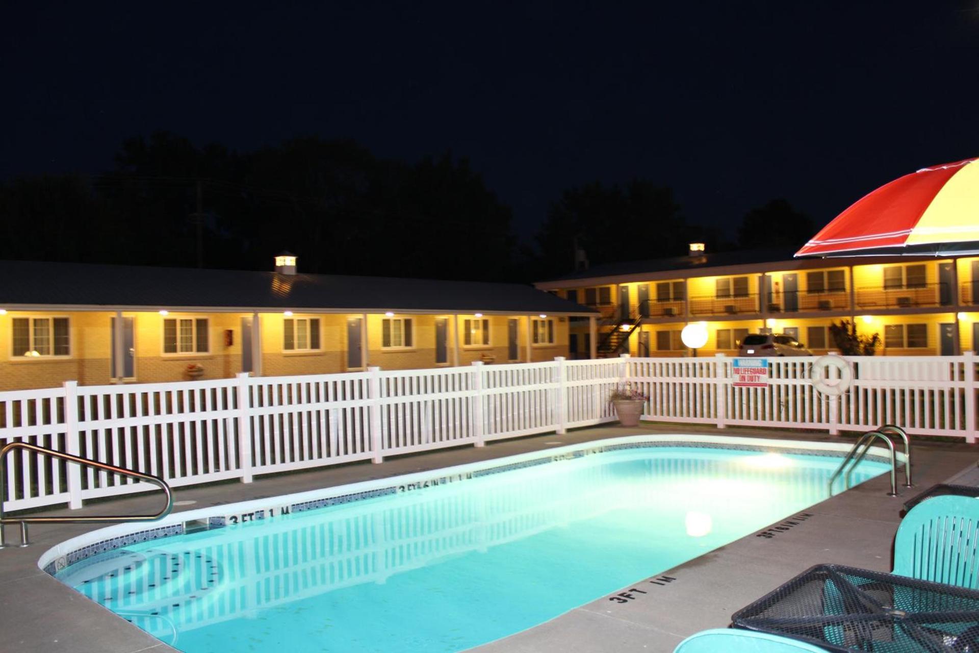 Westbridge Inn & Suites photo 32