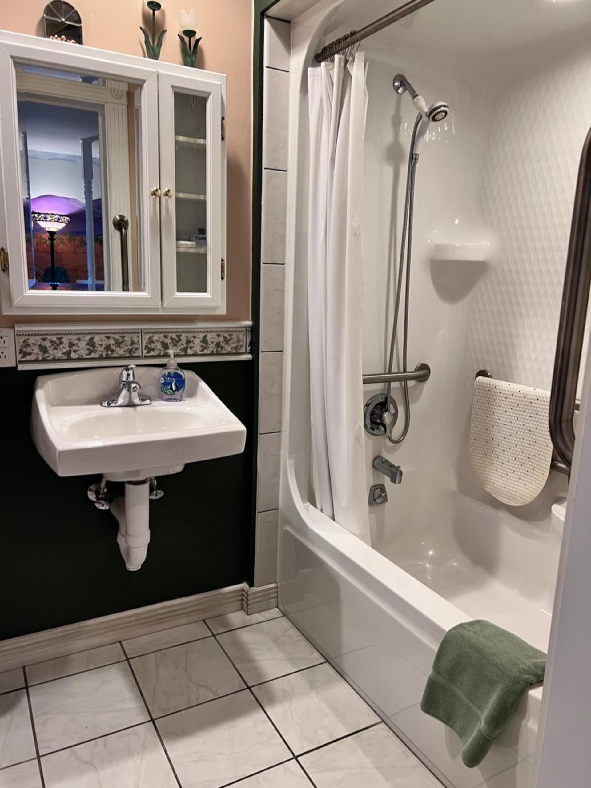 Mountain Quest Inn photo 56