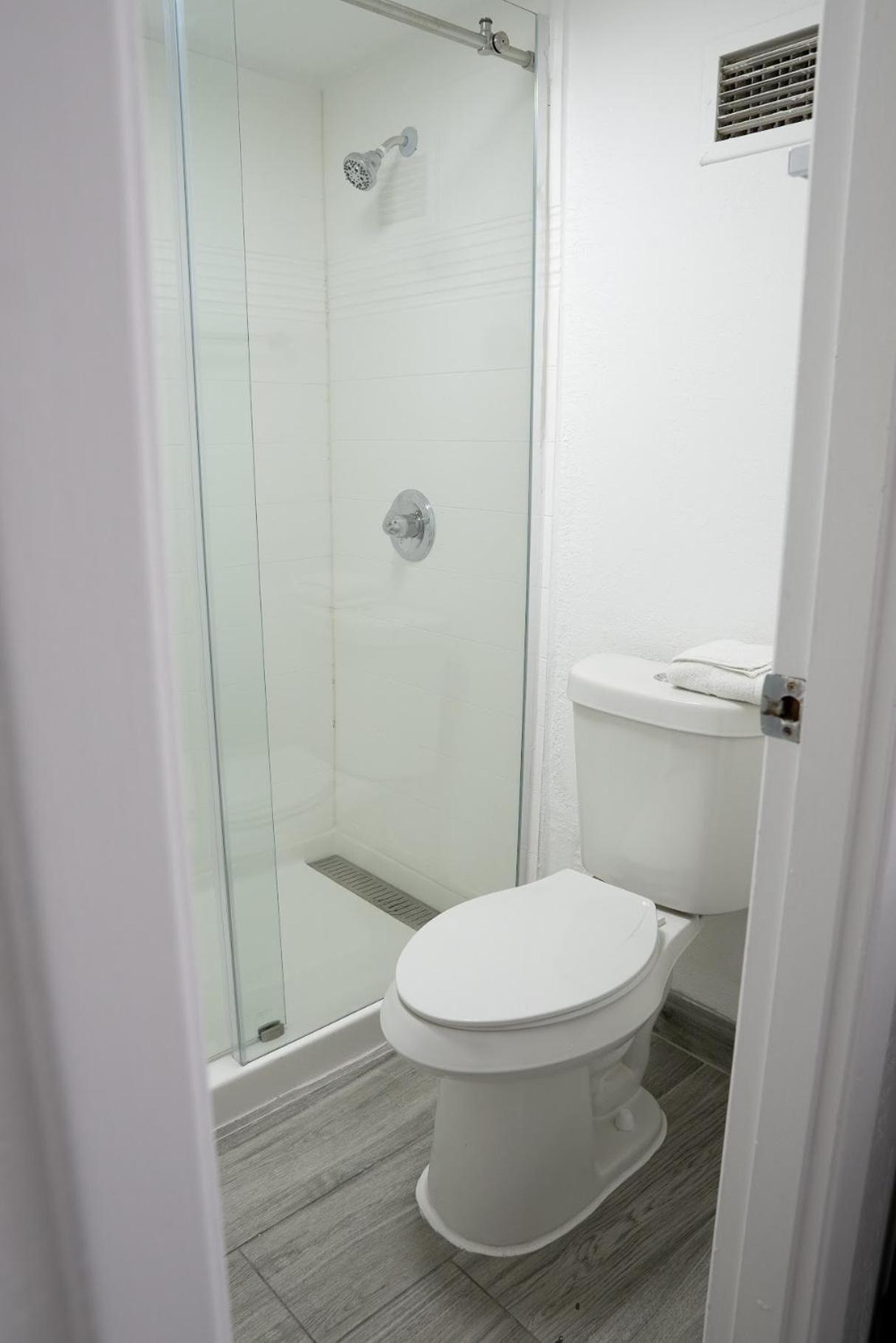 Rodeway Inn Clearwater - Central photo 26