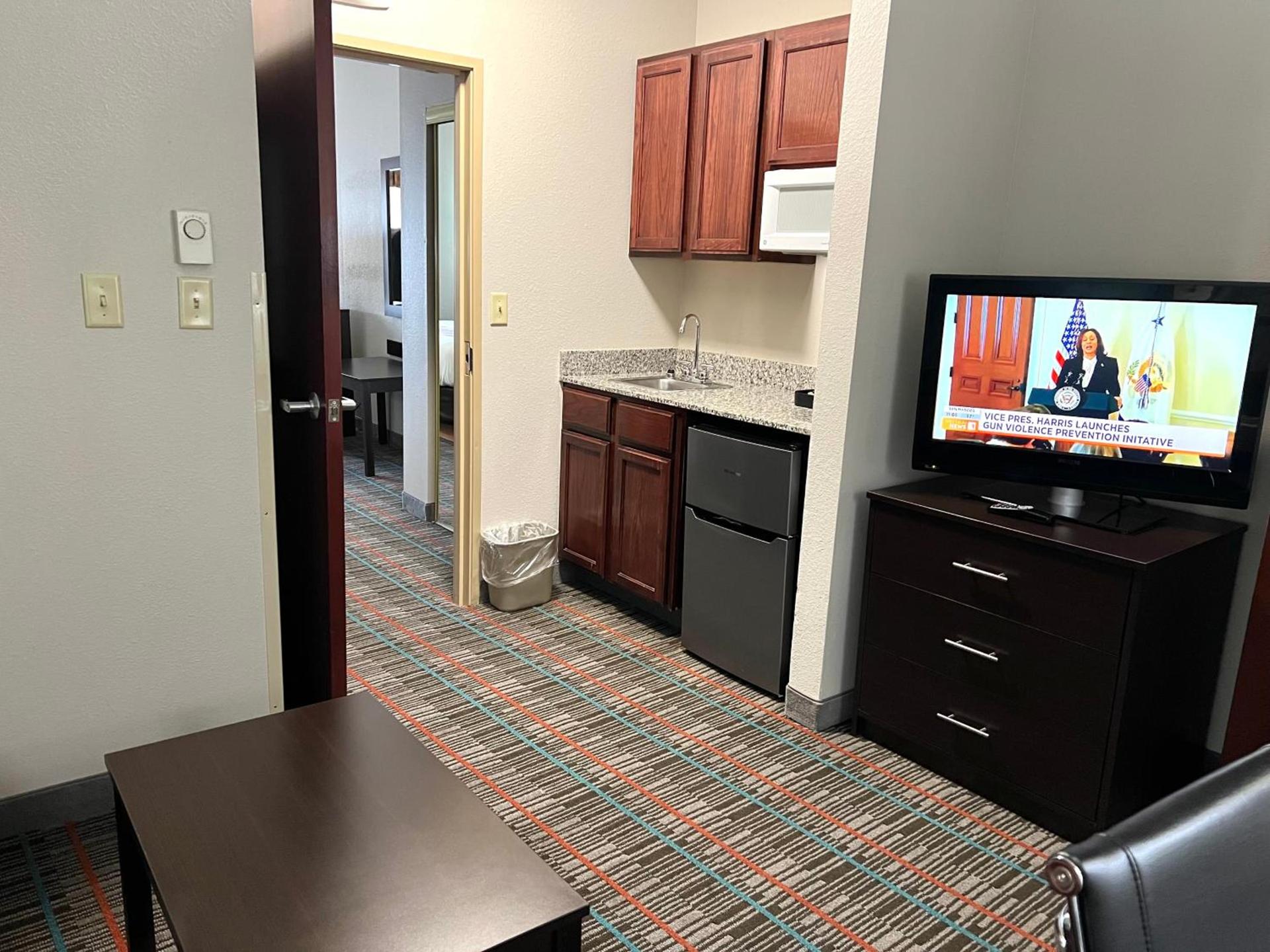 Quality Inn & Suites Near University photo 23