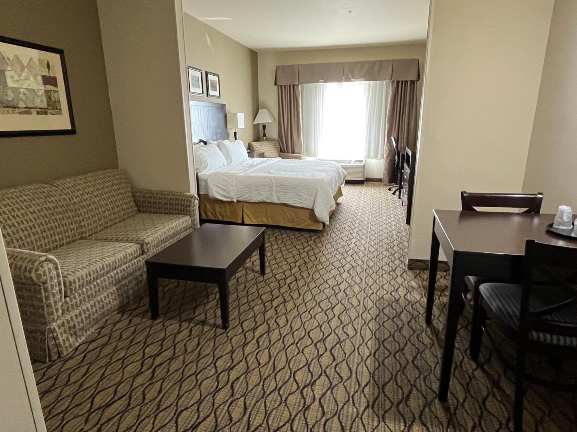 Holiday Inn Express & Suites Deming Mimbres Valley by IHG photo 6
