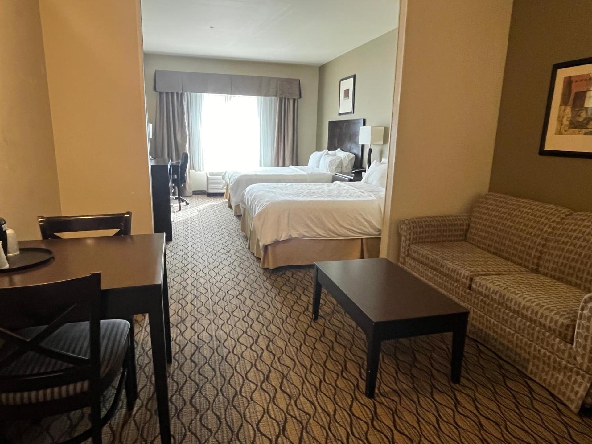 Holiday Inn Express & Suites Deming Mimbres Valley by IHG photo 7
