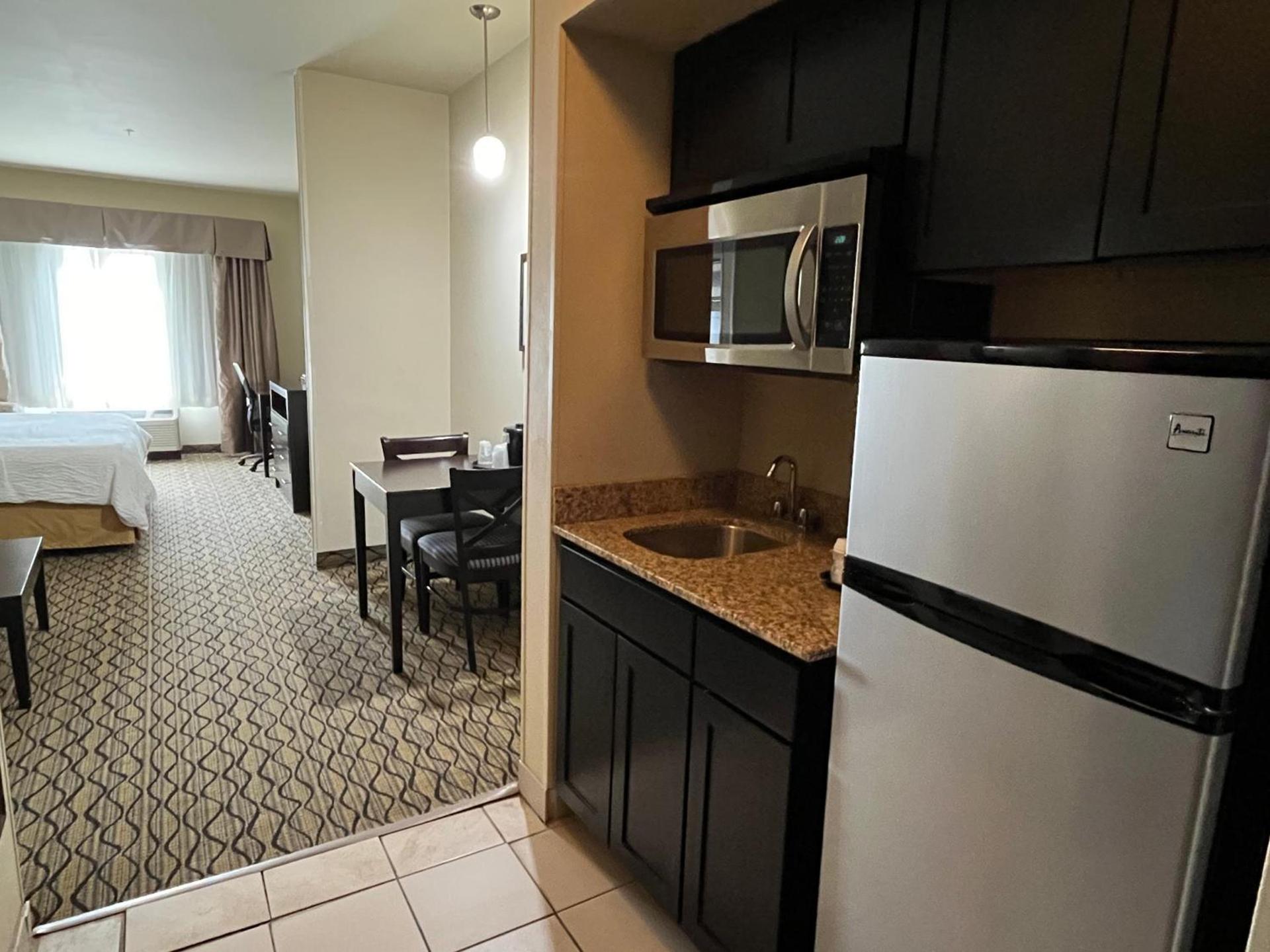 Holiday Inn Express & Suites Deming Mimbres Valley by IHG photo 16