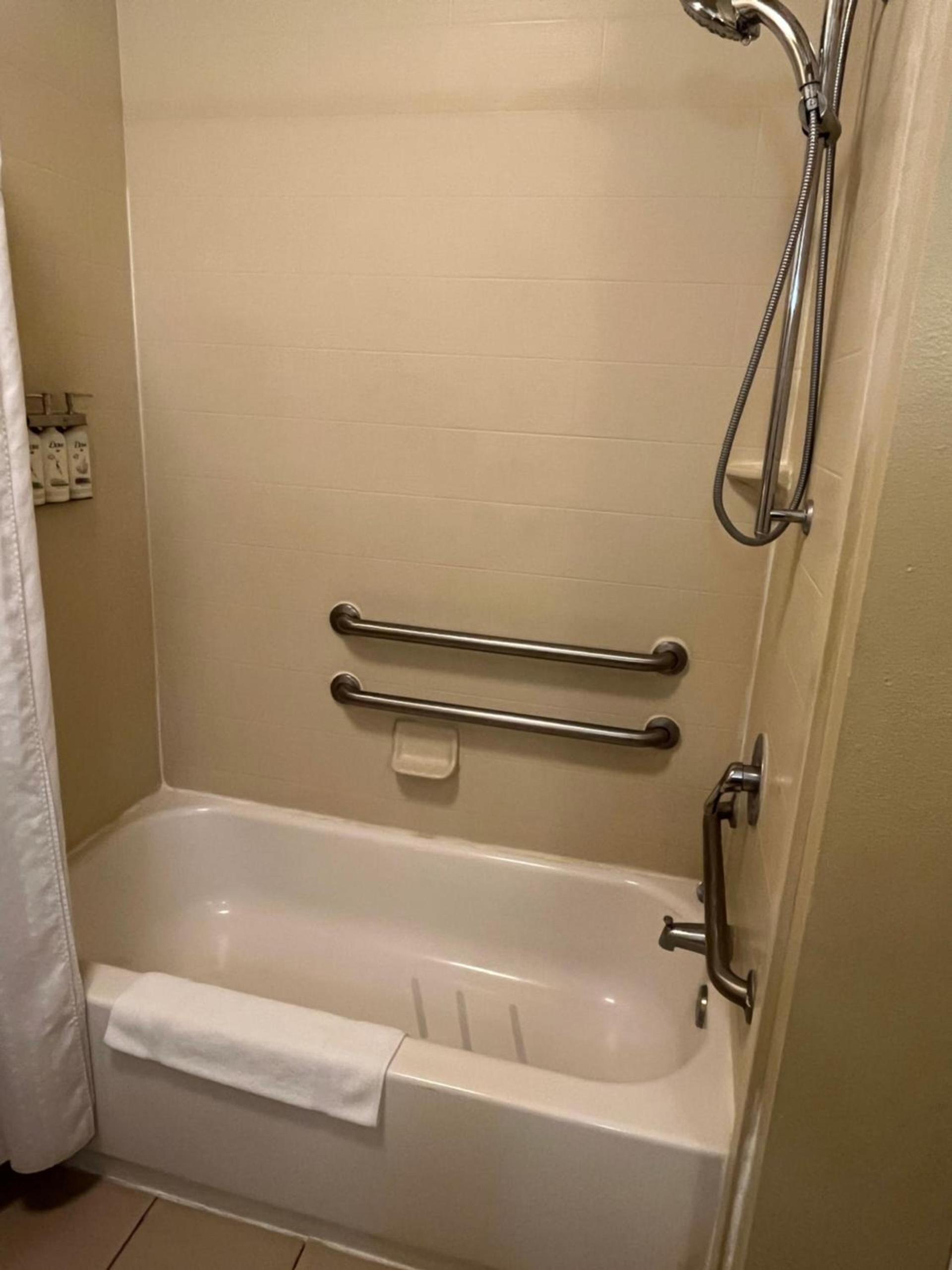 Holiday Inn Express & Suites Deming Mimbres Valley by IHG photo 19