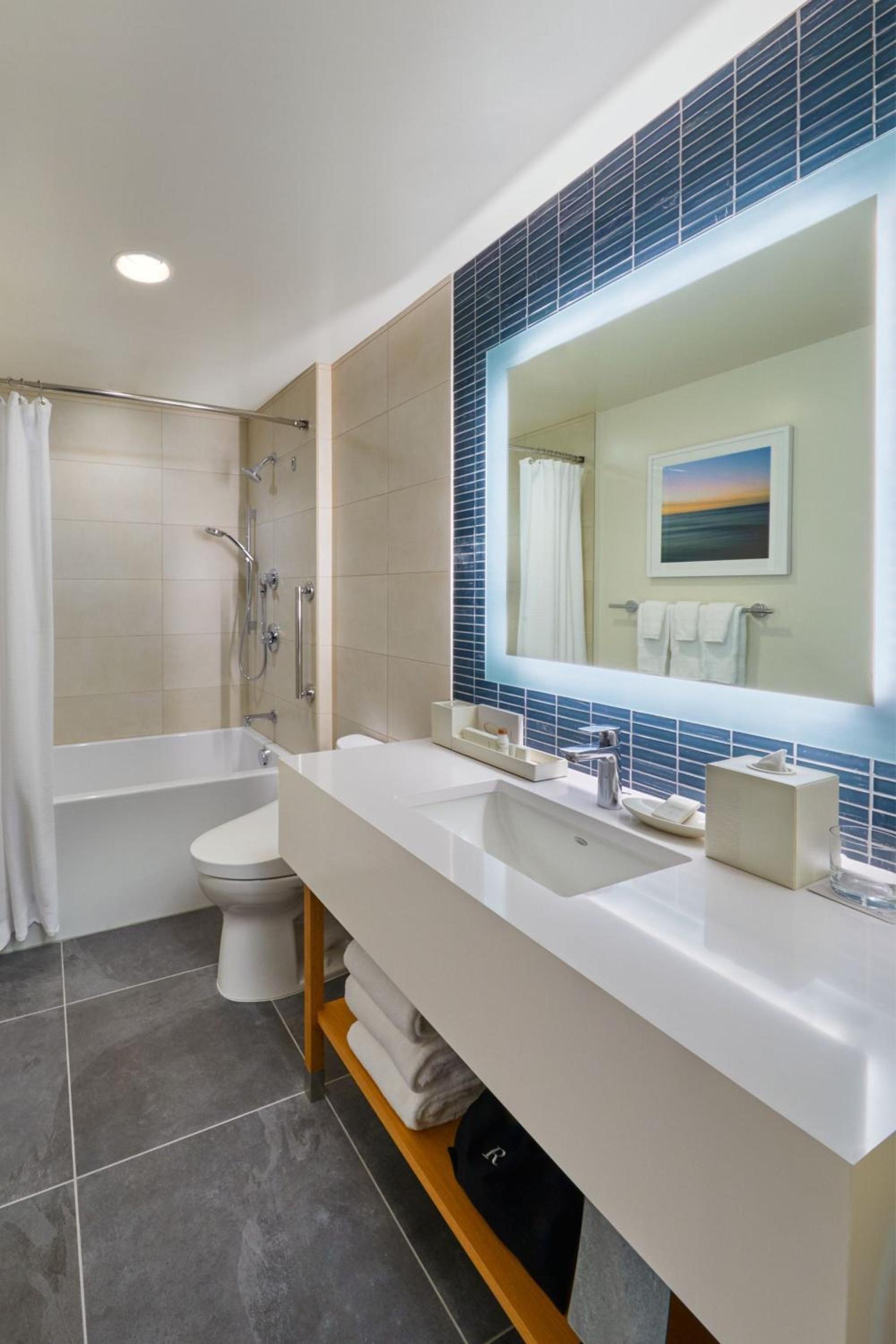 Renaissance Honolulu Hotel & Spa photo 56