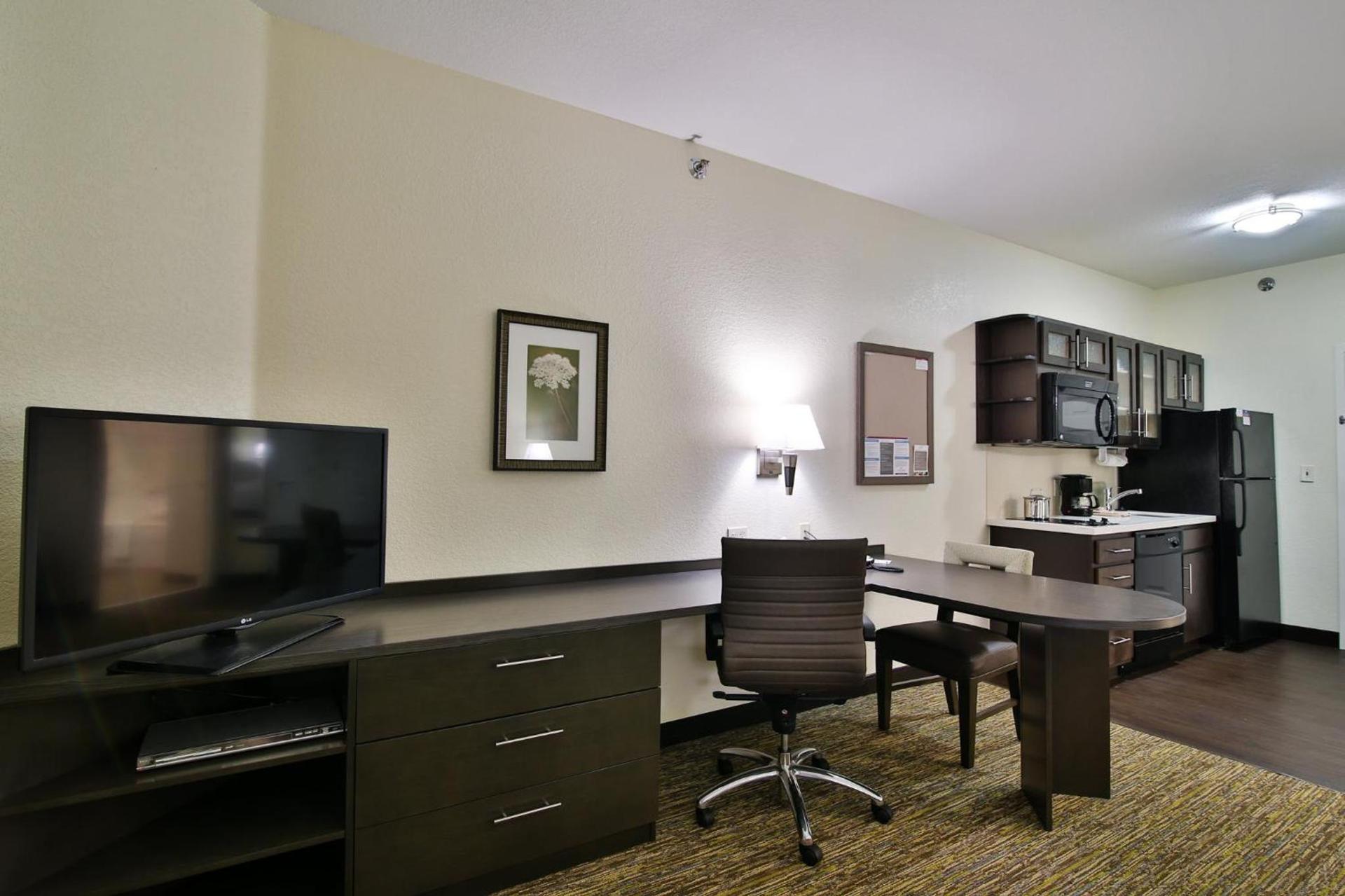 Candlewood Suites Bismarck photo 51