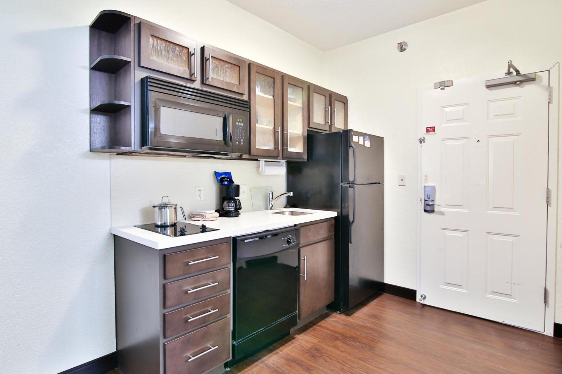 Candlewood Suites Bismarck photo 57