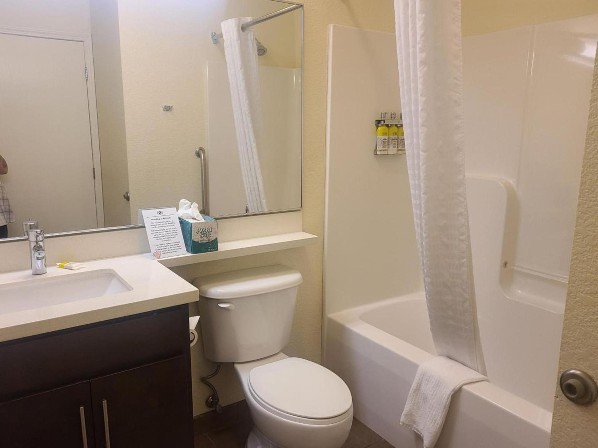 Candlewood Suites Bismarck photo 60
