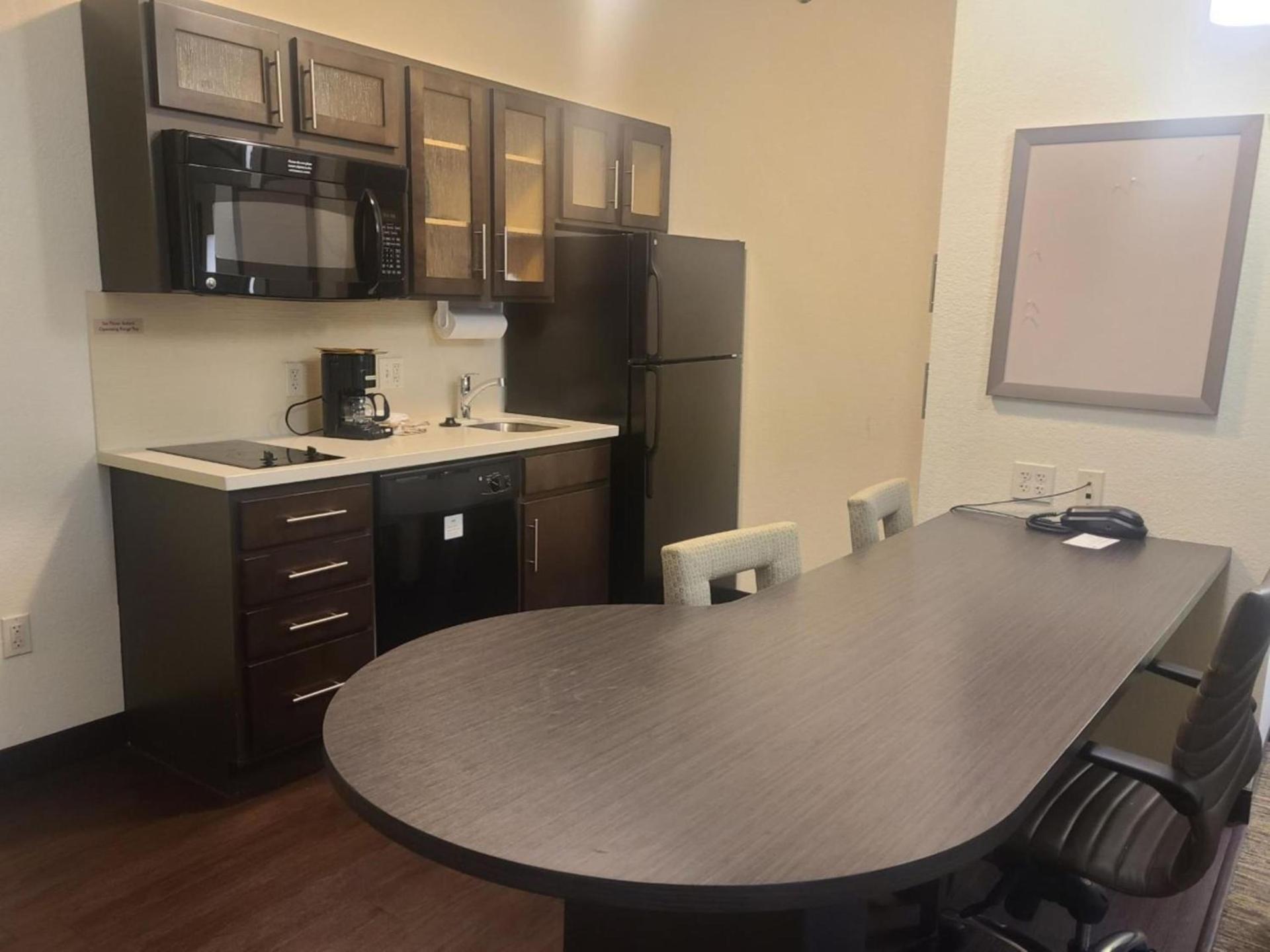 Candlewood Suites Bismarck photo 41