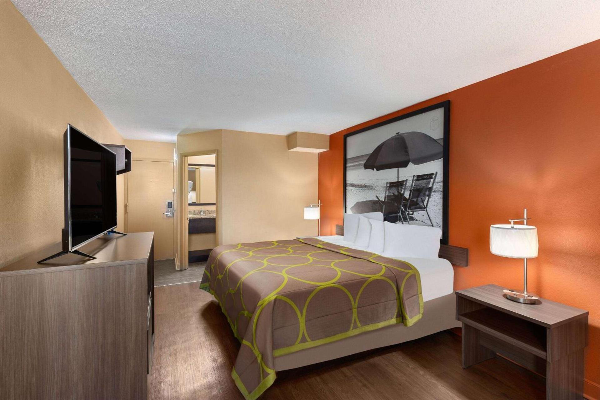Super 8 by Wyndham Myrtle Beach/Market Common Area photo 10