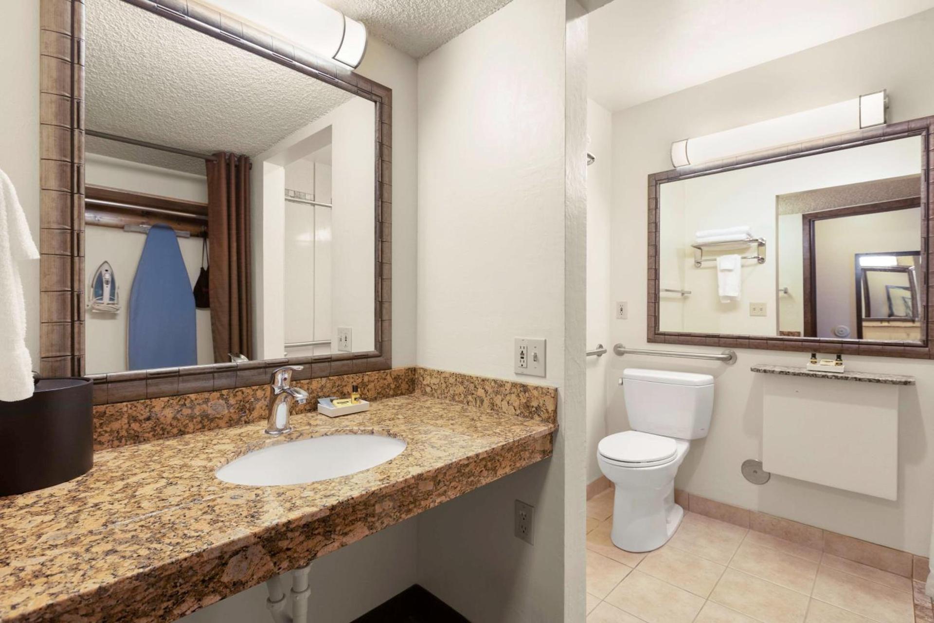 Best Western Plus Tree House photo 59