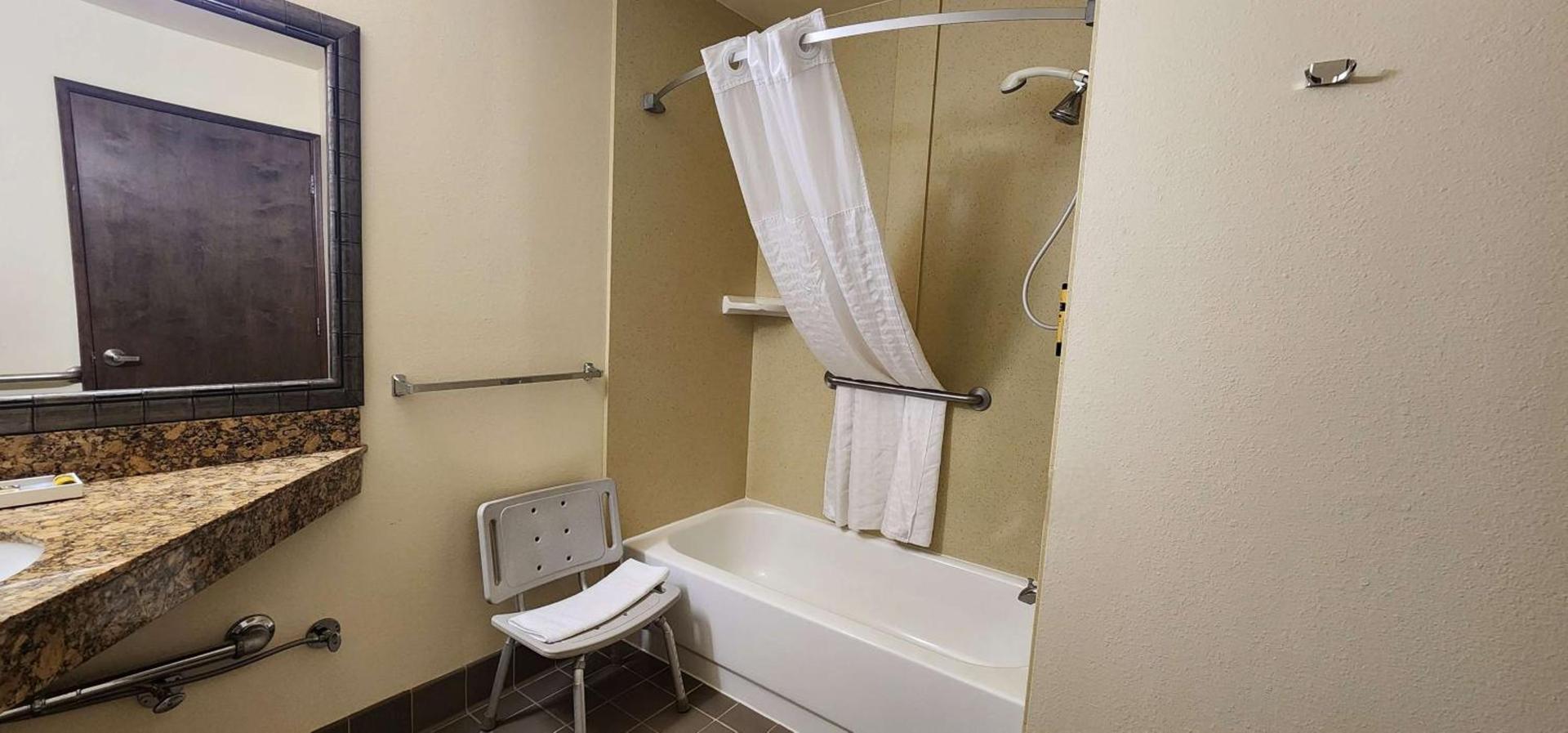 Best Western Plus Tree House photo 46