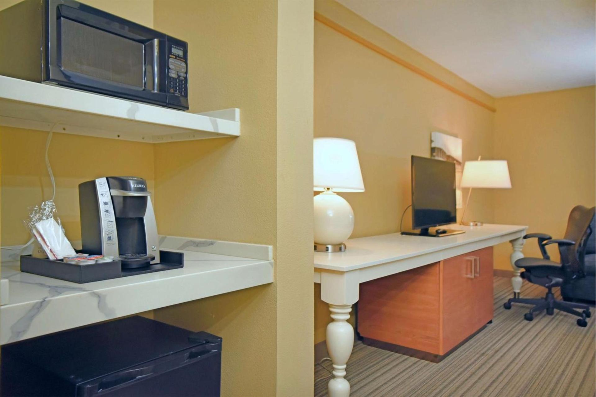 Hilton Garden Inn Saratoga Springs photo 66