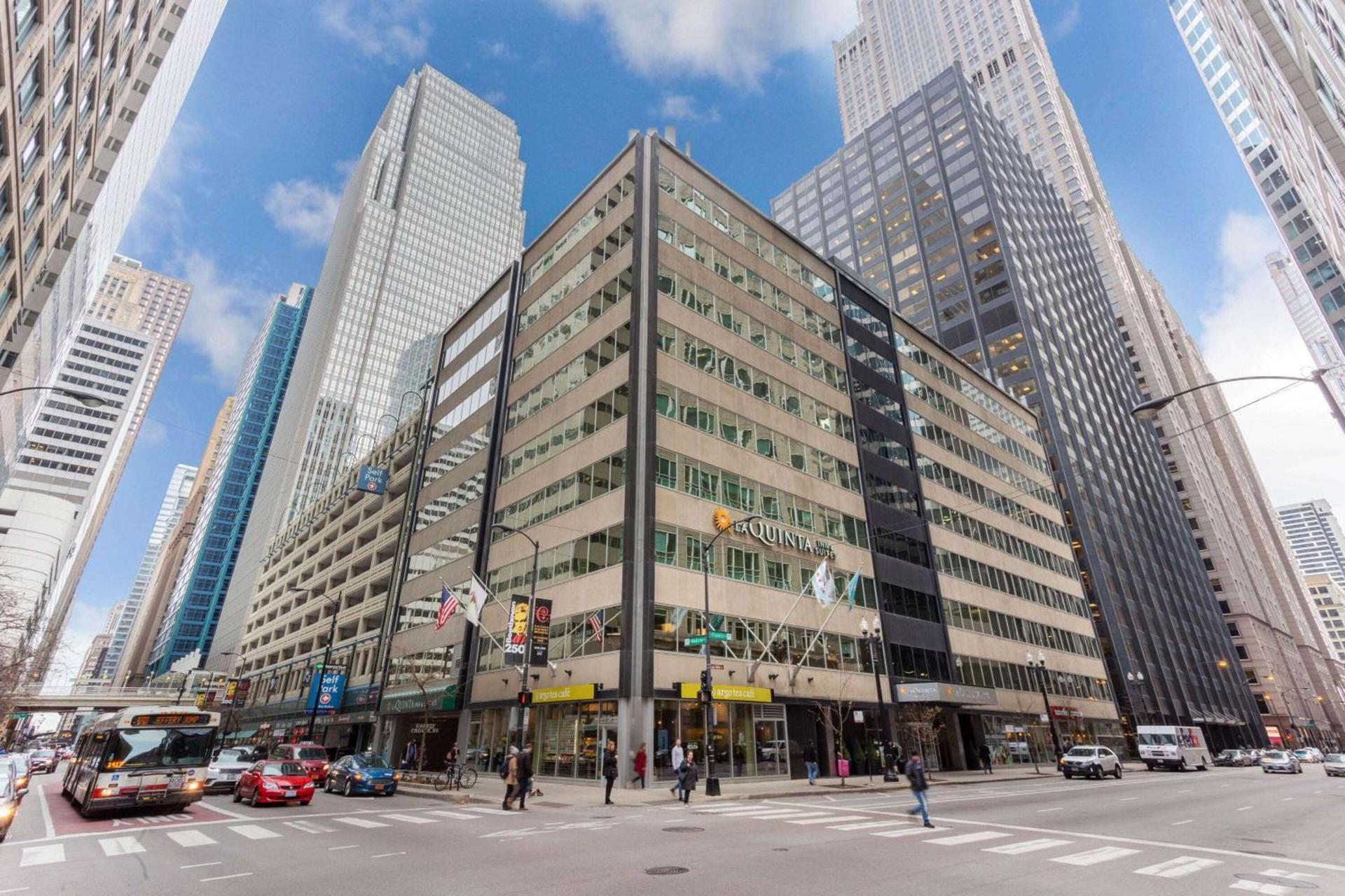 La Quinta Inn & Suites by Wyndham Chicago Downtown — hotel in Chicago