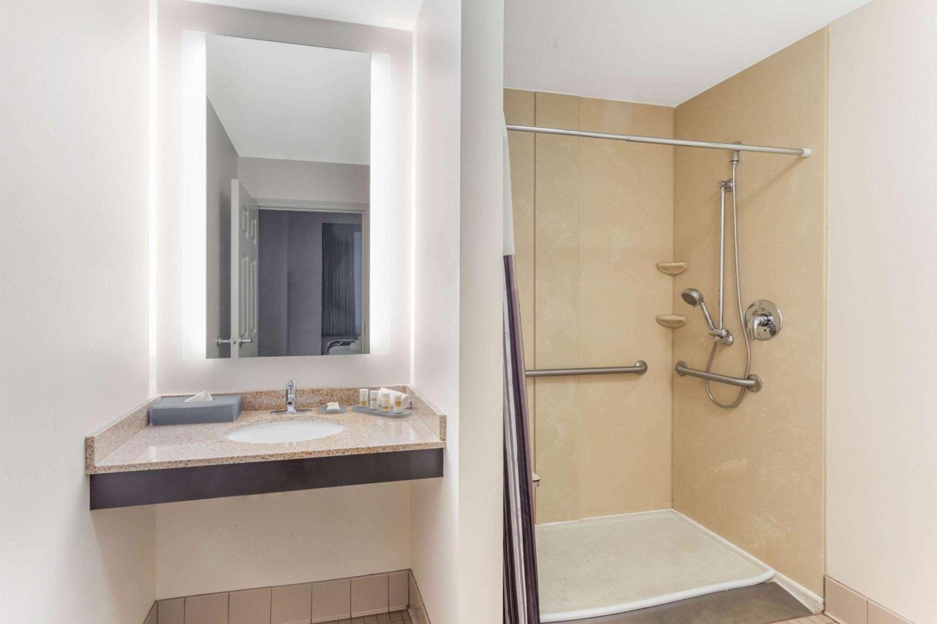 La Quinta Inn & Suites by Wyndham Chicago Downtown photo 27