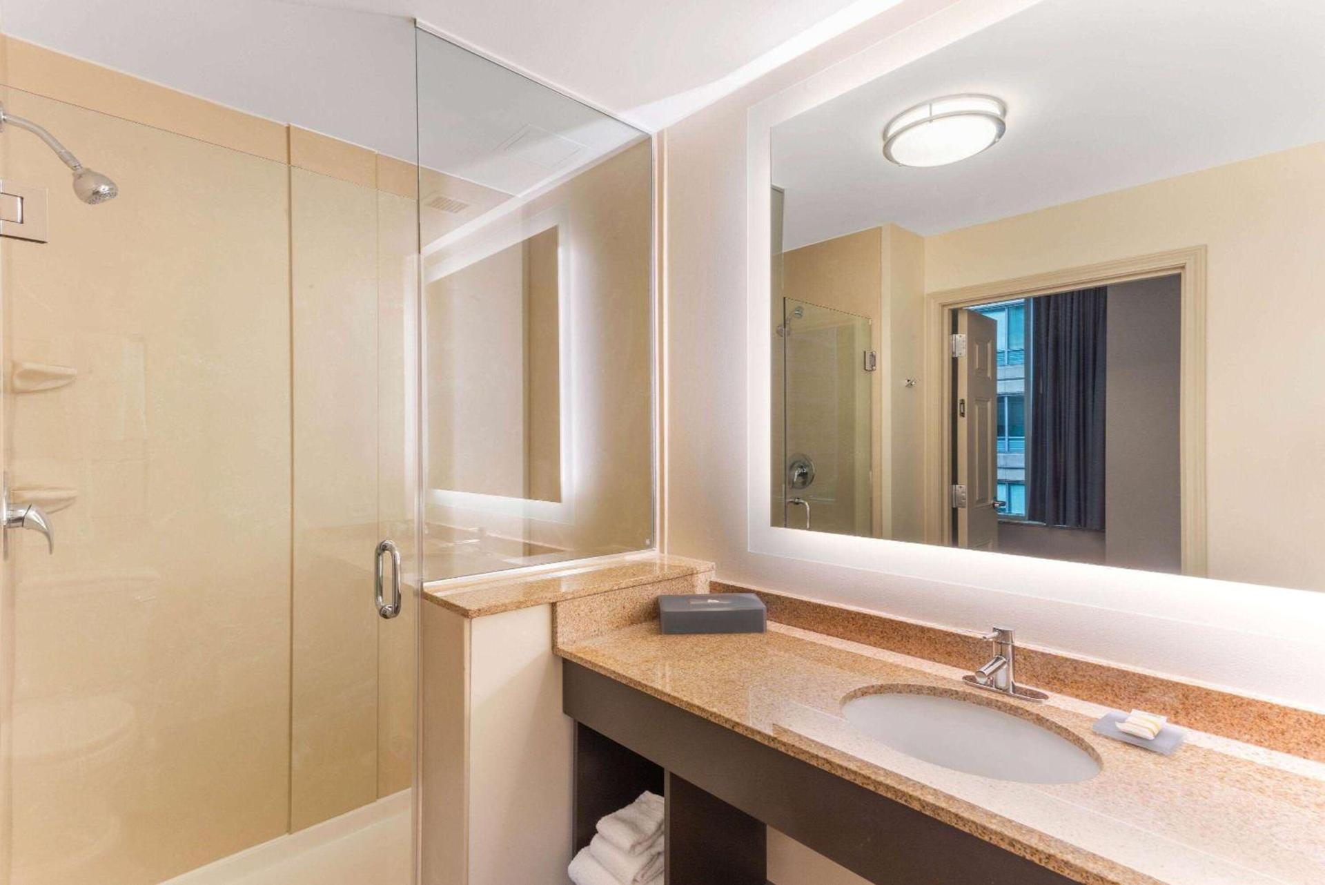 La Quinta Inn & Suites by Wyndham Chicago Downtown photo 29