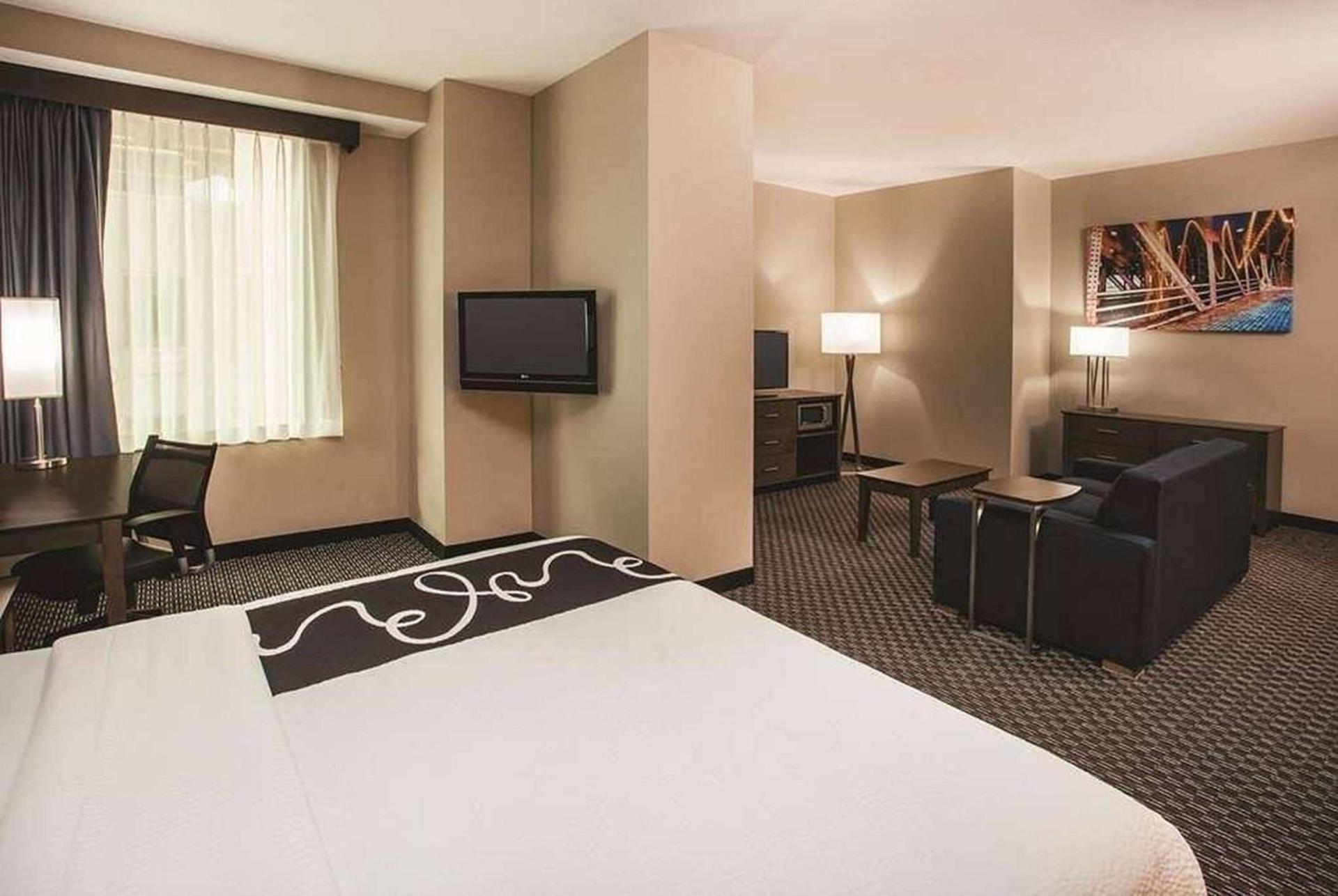 La Quinta Inn & Suites by Wyndham Chicago Downtown photo 41