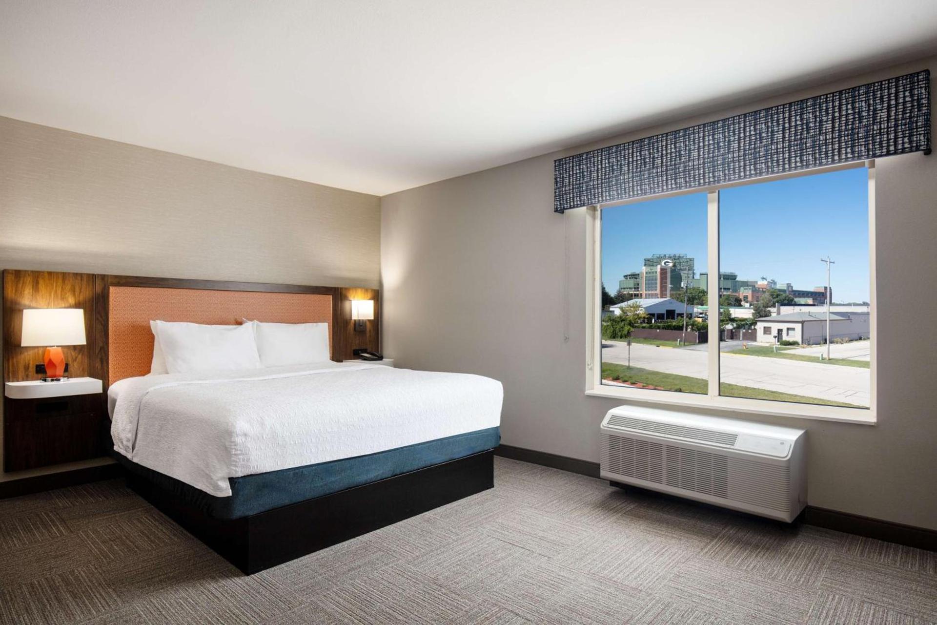 Hampton Inn Green Bay Stadium, Wi photo 14