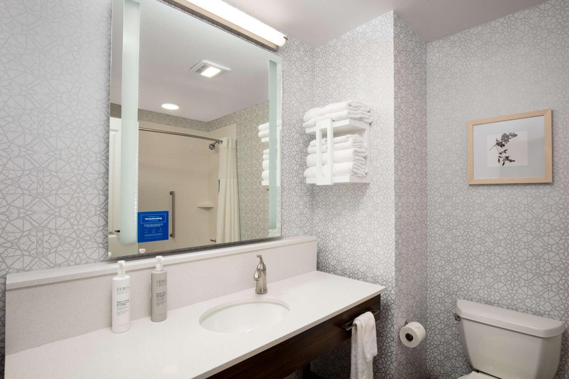 Hampton Inn Green Bay Stadium, Wi photo 22