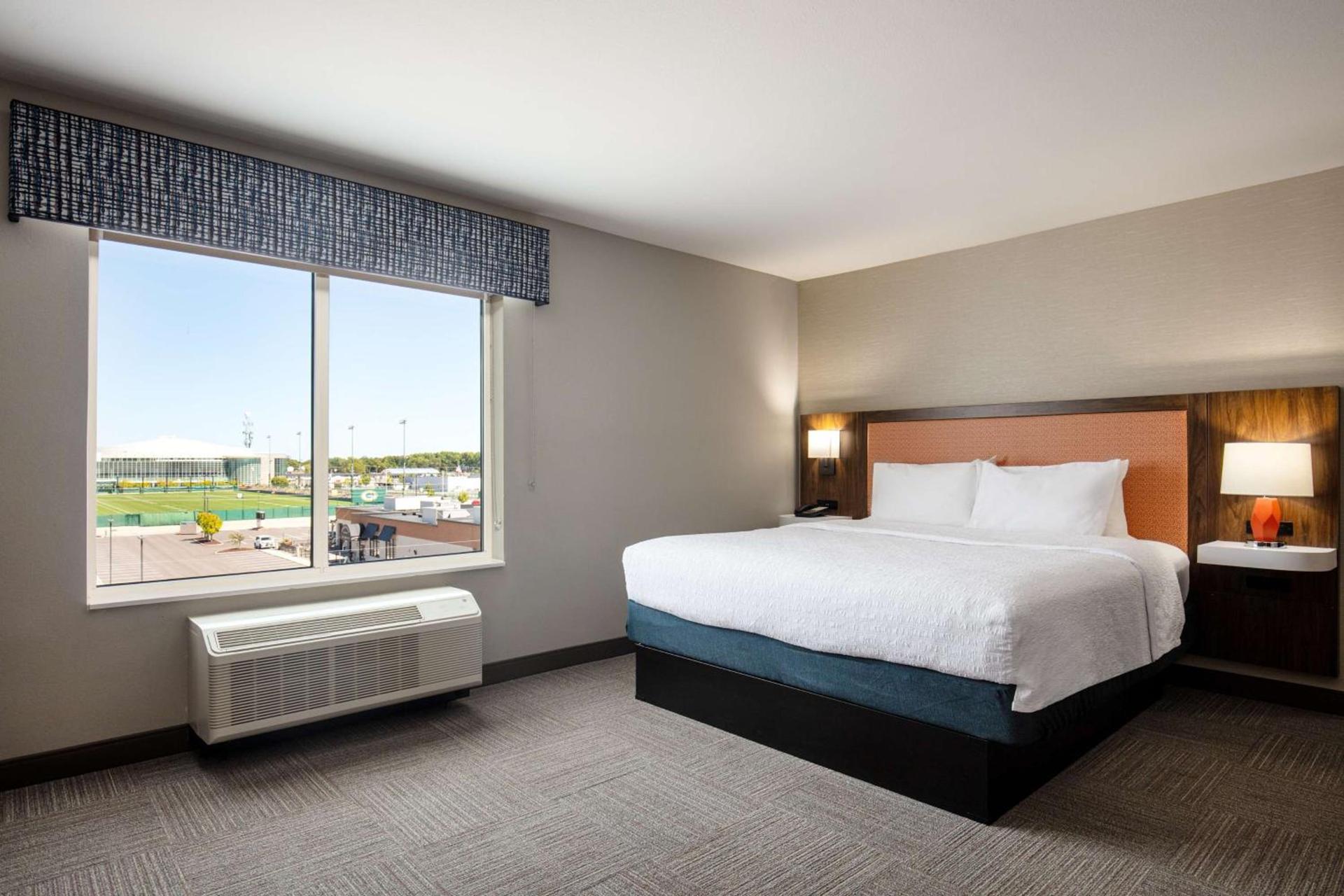 Hampton Inn Green Bay Stadium, Wi photo 24