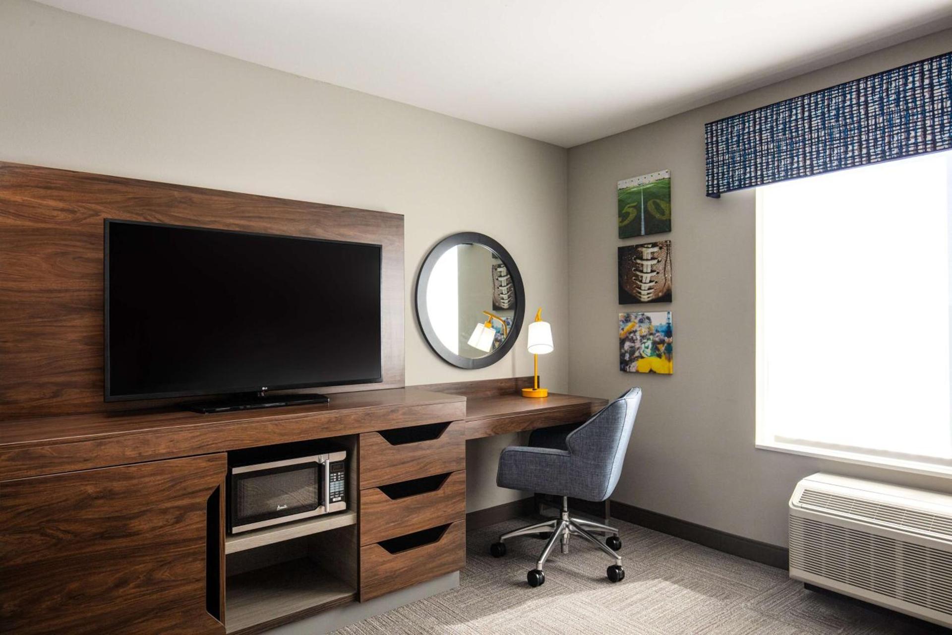 Hampton Inn Green Bay Stadium, Wi photo 32