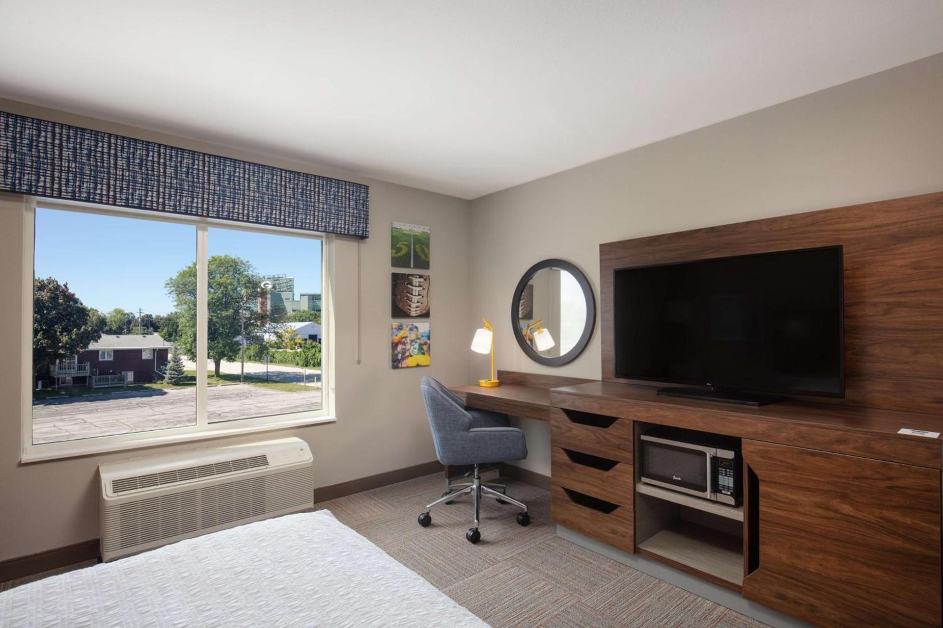 Hampton Inn Green Bay Stadium, Wi photo 33
