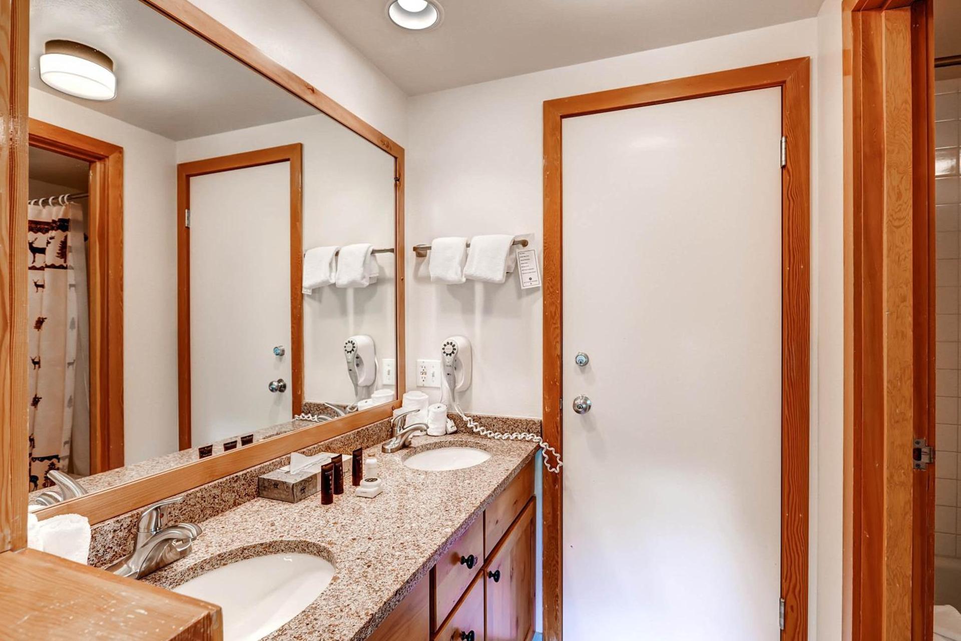 Evergreen Condominiums by Vail Resorts photo 99