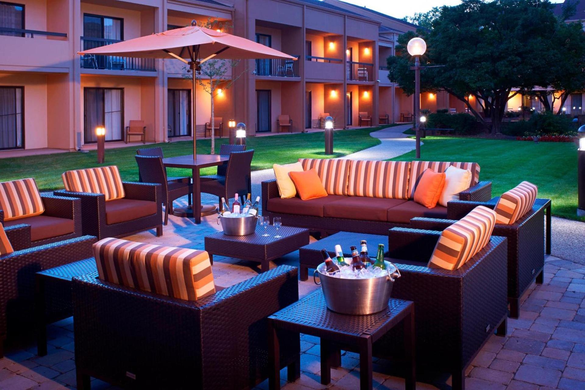Courtyard Chicago Arlington Heights/South photo 29