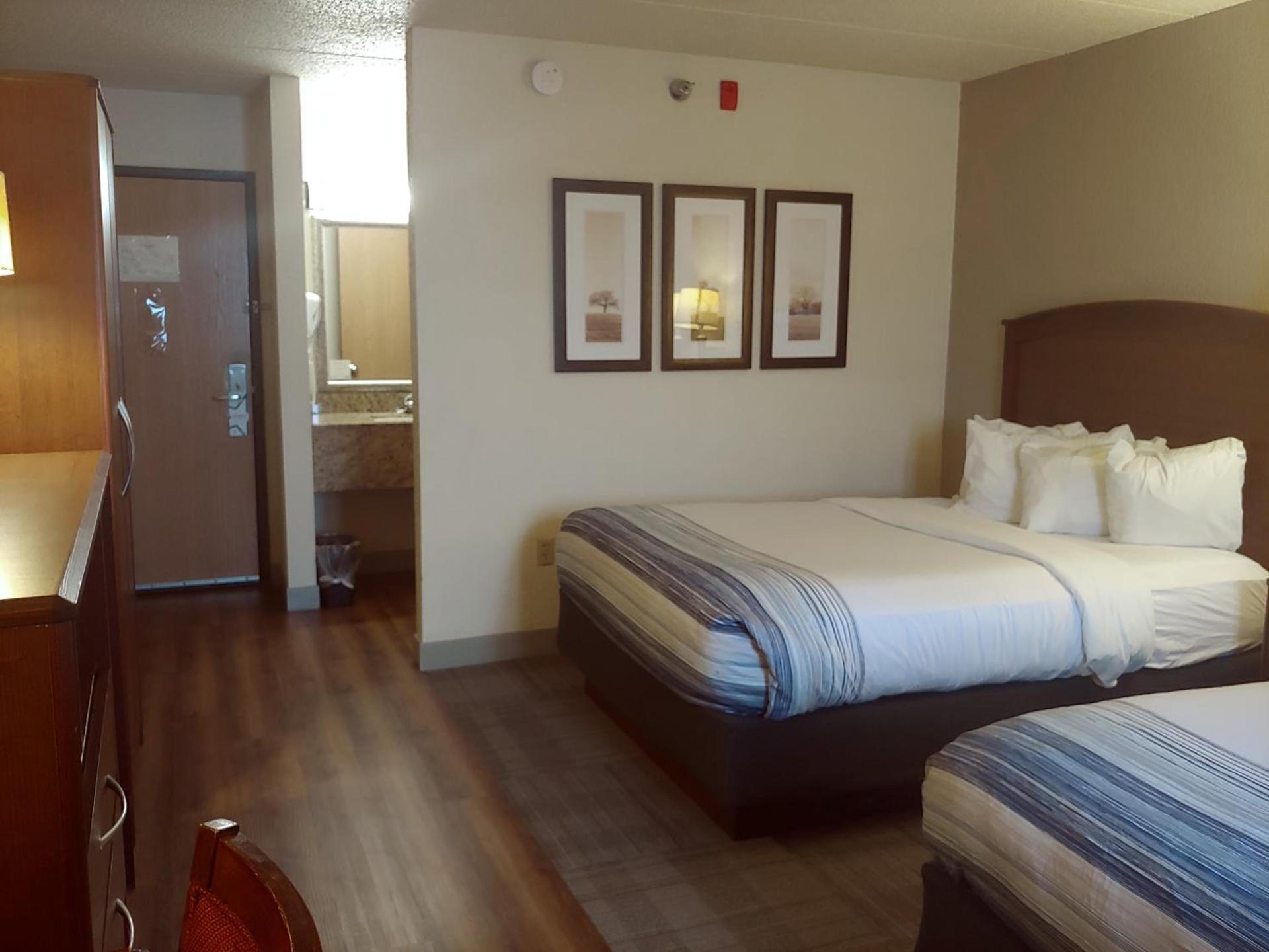 AmericInn by Wyndham Dickinson photo 6