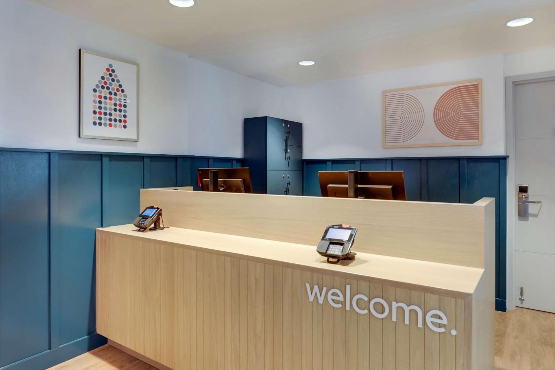 Sonesta Simply Suites Miami Airport Doral photo 5