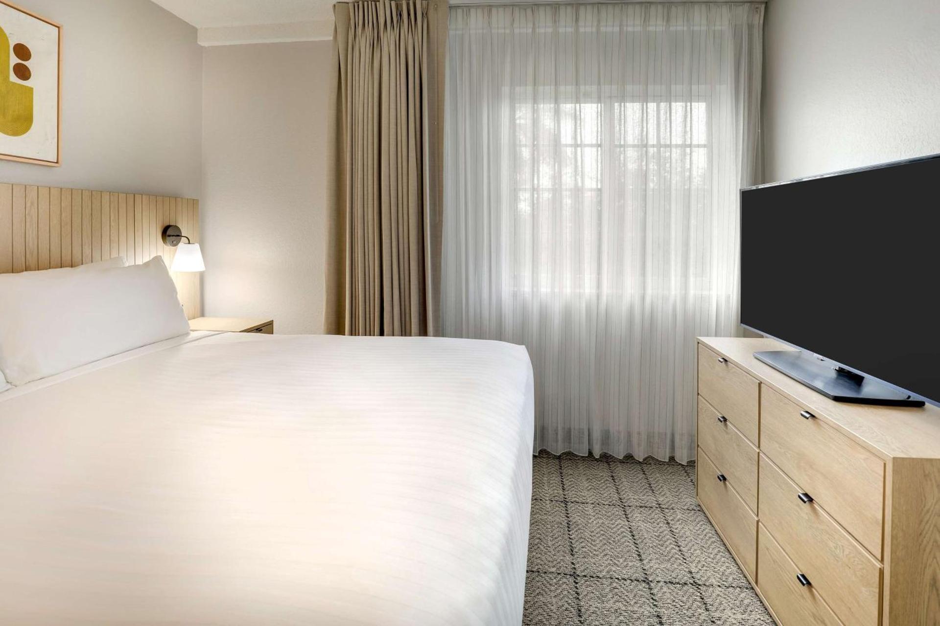 Sonesta Simply Suites Miami Airport Doral photo 8