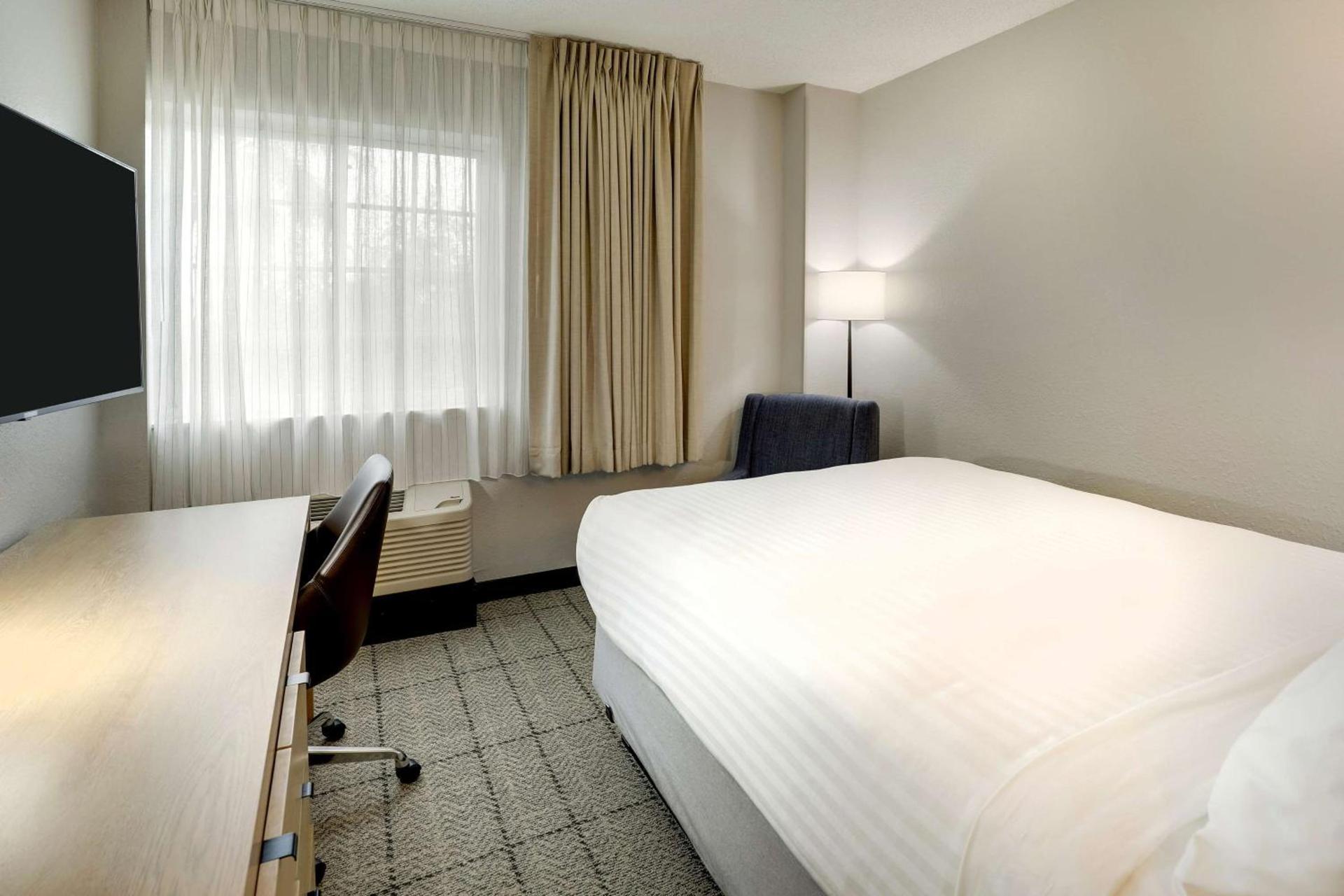 Sonesta Simply Suites Miami Airport Doral photo 9