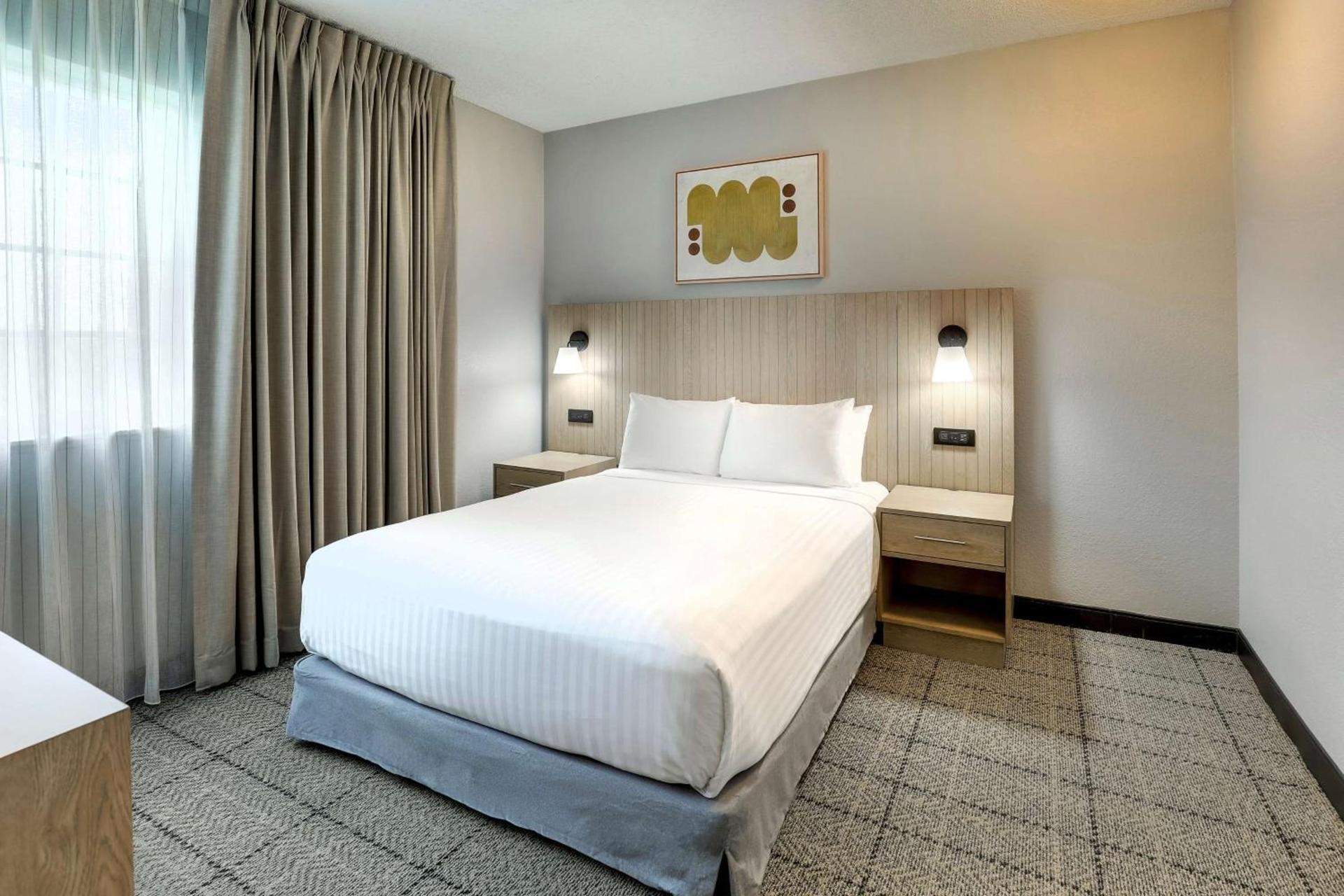 Sonesta Simply Suites Miami Airport Doral photo 18