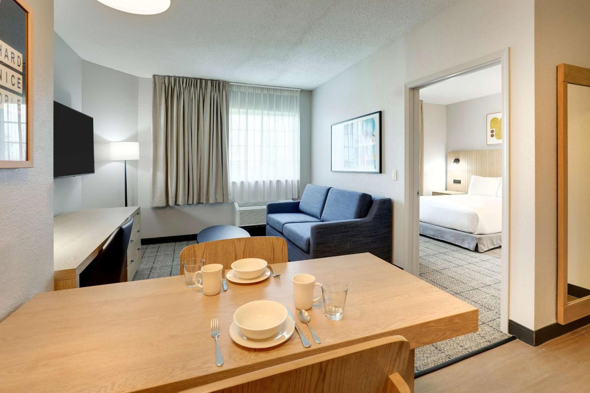 Sonesta Simply Suites Miami Airport Doral photo 17